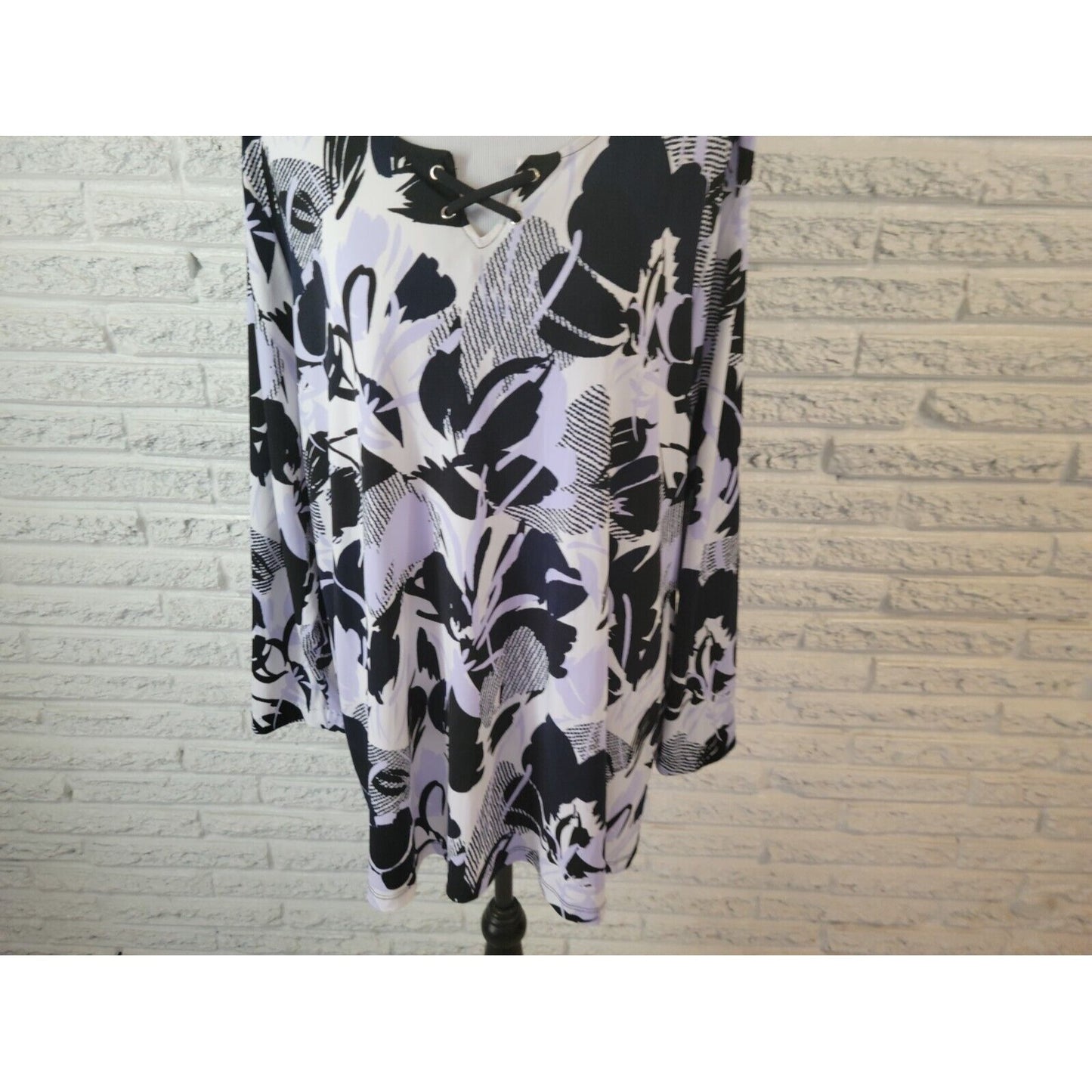 CJ Banks Womens Top 1X Plus Tunic 3/4 Sleeve Lace Up Poly Blend Black Floral