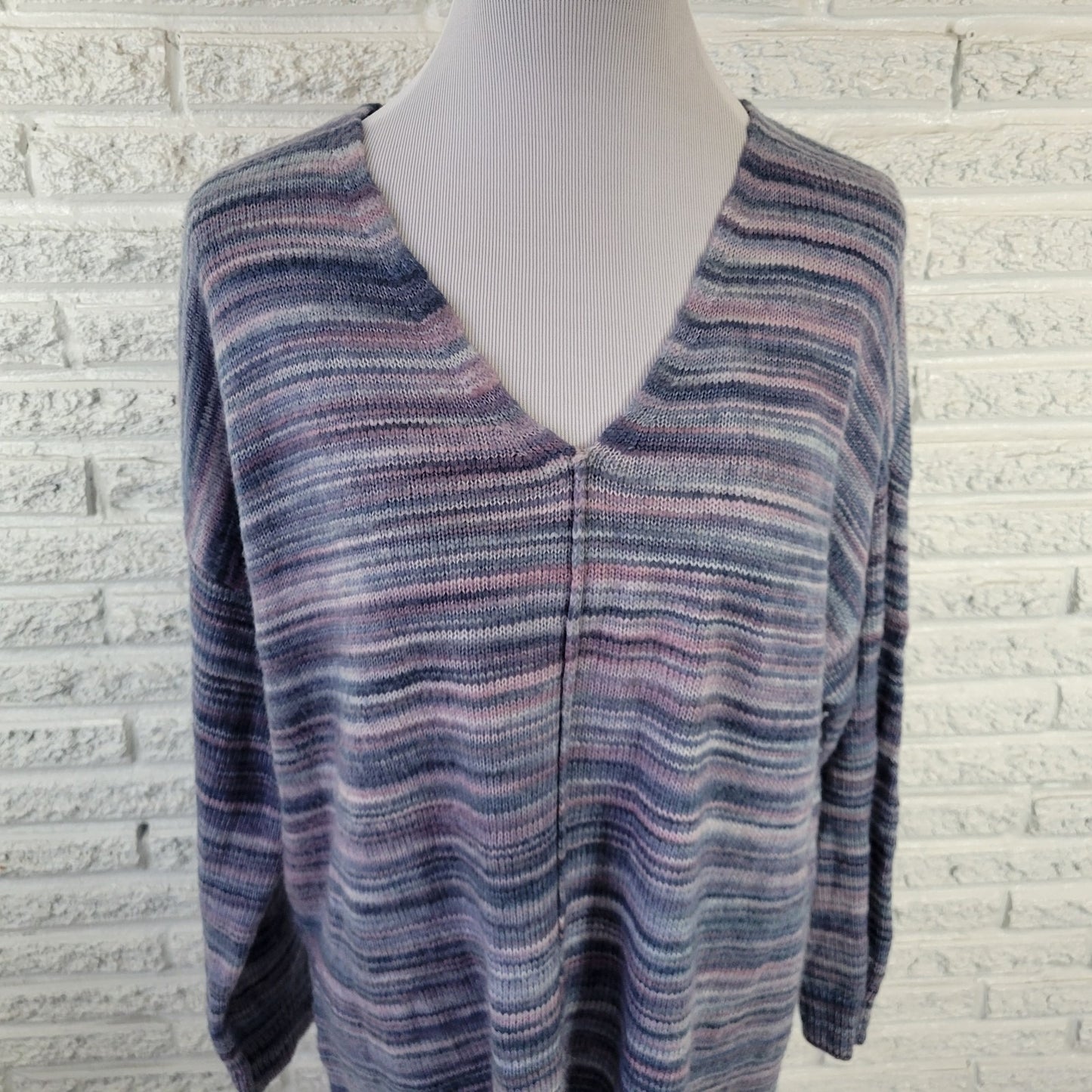 A.n.a. XL Gray Blue Striped V-Neck Tight Knit Sweater Nylon Acrylic Stretch