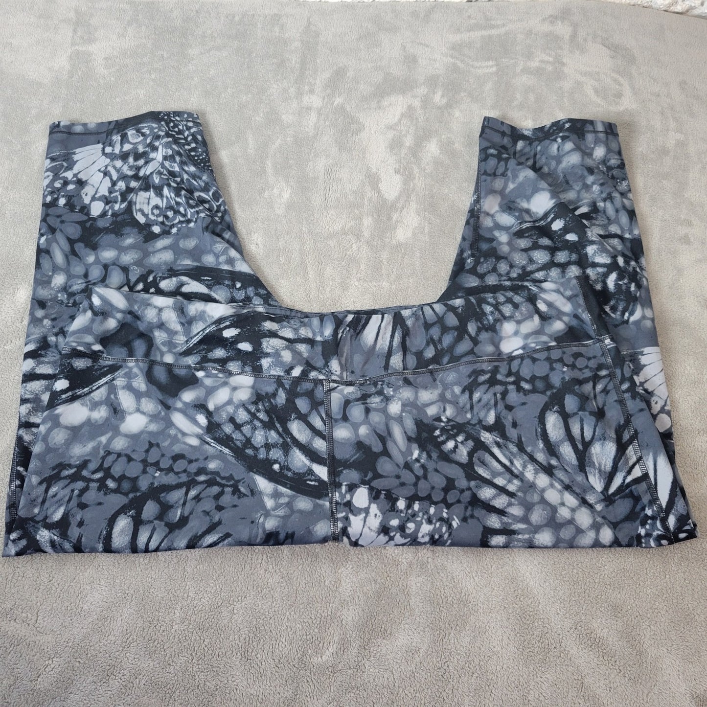 Just My Size Women Pants 4X Plus Leggings Active Capri Blue Watercolor Butterfly