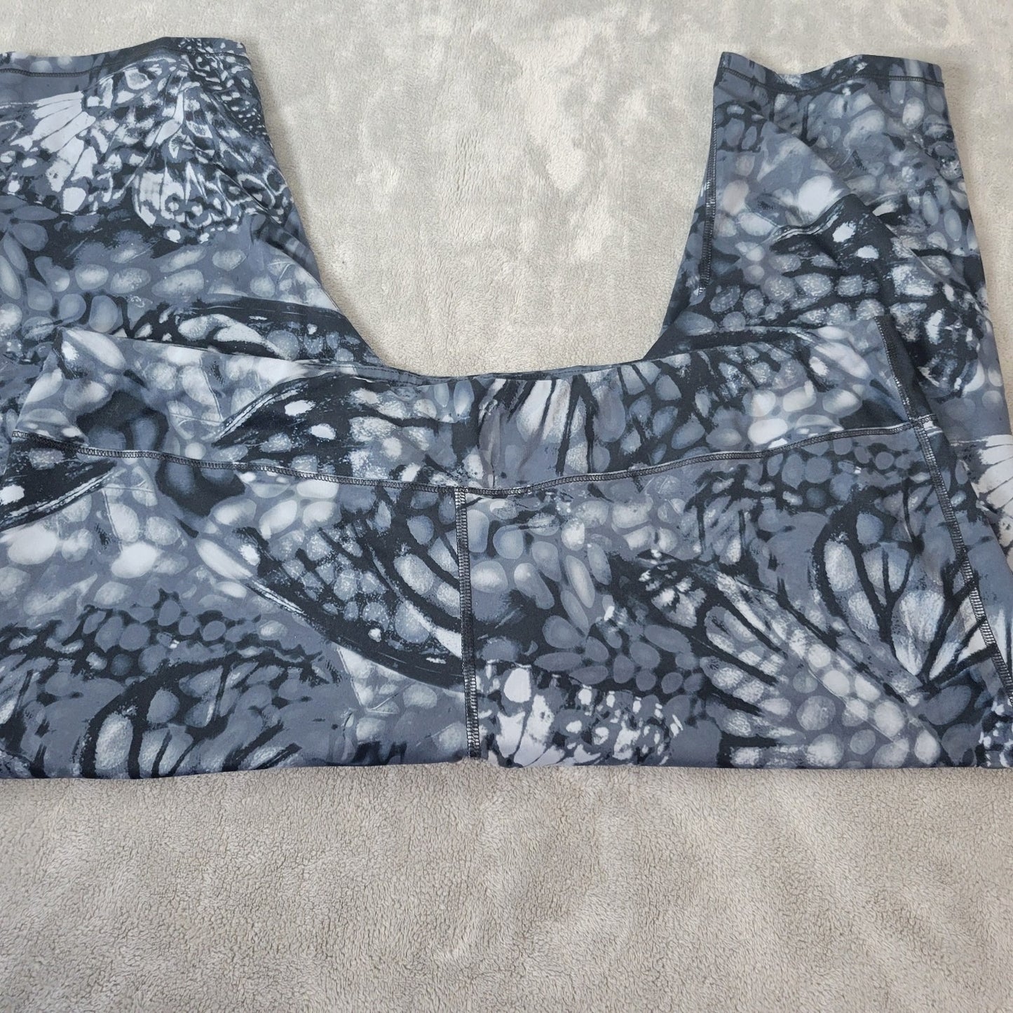 Just My Size Women Pants 4X Plus Leggings Active Capri Blue Watercolor Butterfly