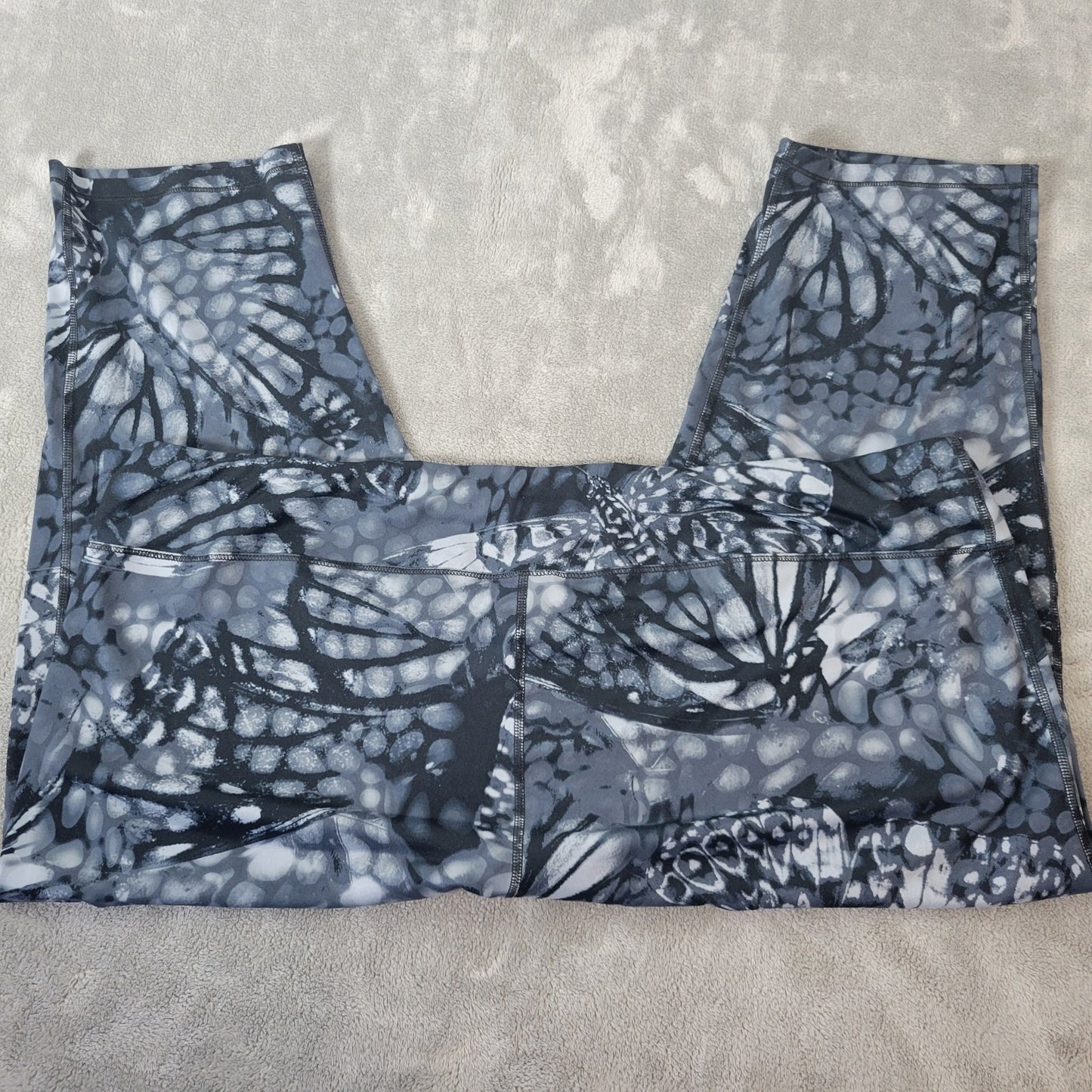 Just My Size Women Pants 4X Plus Leggings Active Capri Blue Watercolor Butterfly