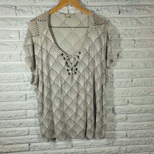 Cato Est 1946 Women's 26W 28W Plus Tan Black Geometric Lace Up V-Neck Stretch