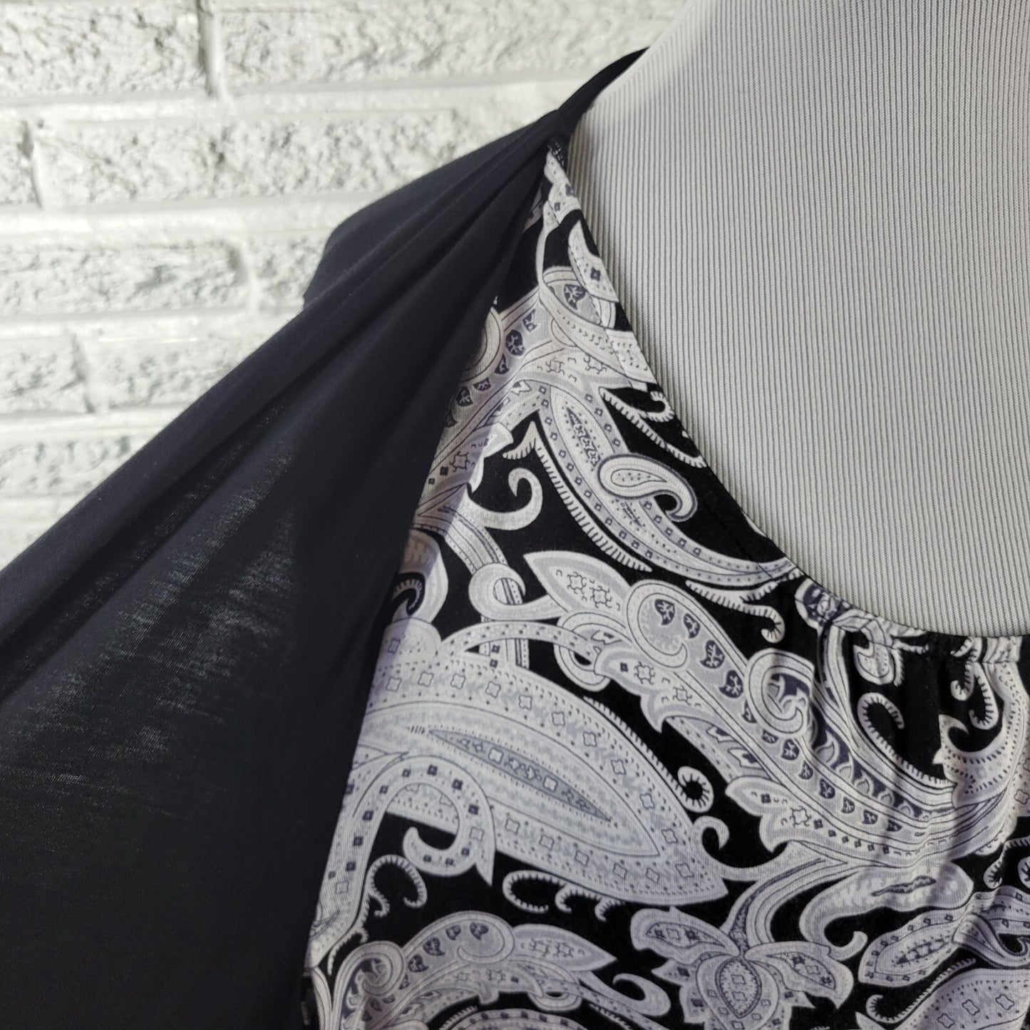 Croft Barrow Womens Top 1X Plus 3/4 Sleeve Black White Paisley Rayon Spandex