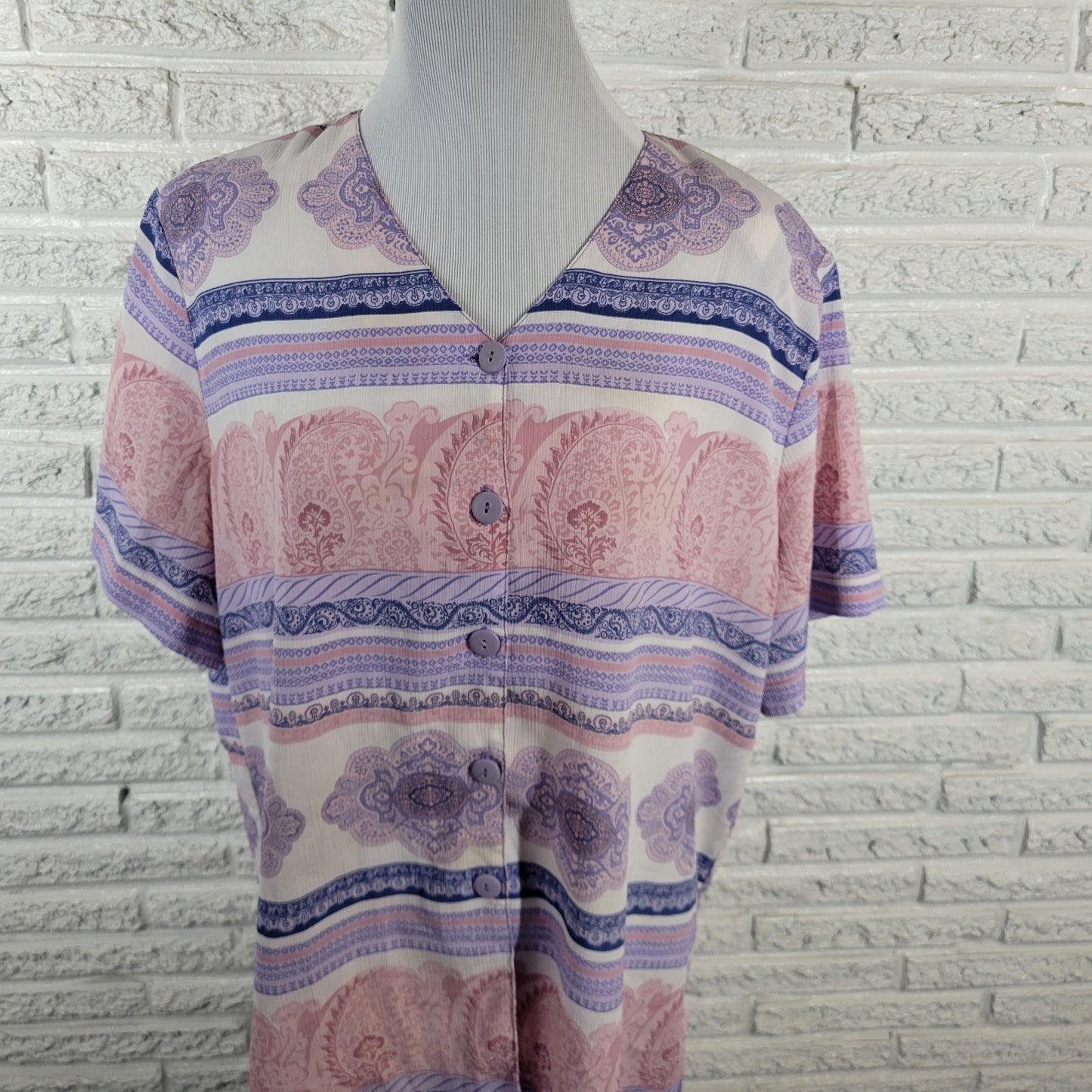 Allison Daley Women's 18 Plus Pastel Lavender Pink Geometric Button-Up V-Neck
