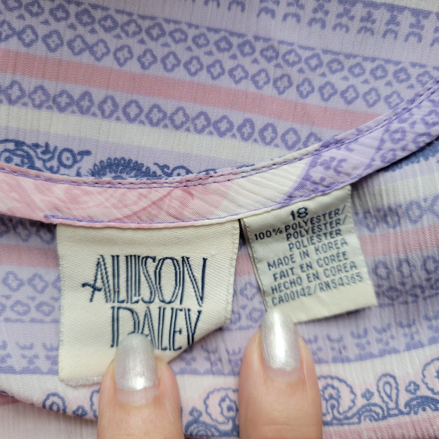 Allison Daley Women's 18 Plus Pastel Lavender Pink Geometric Button-Up V-Neck