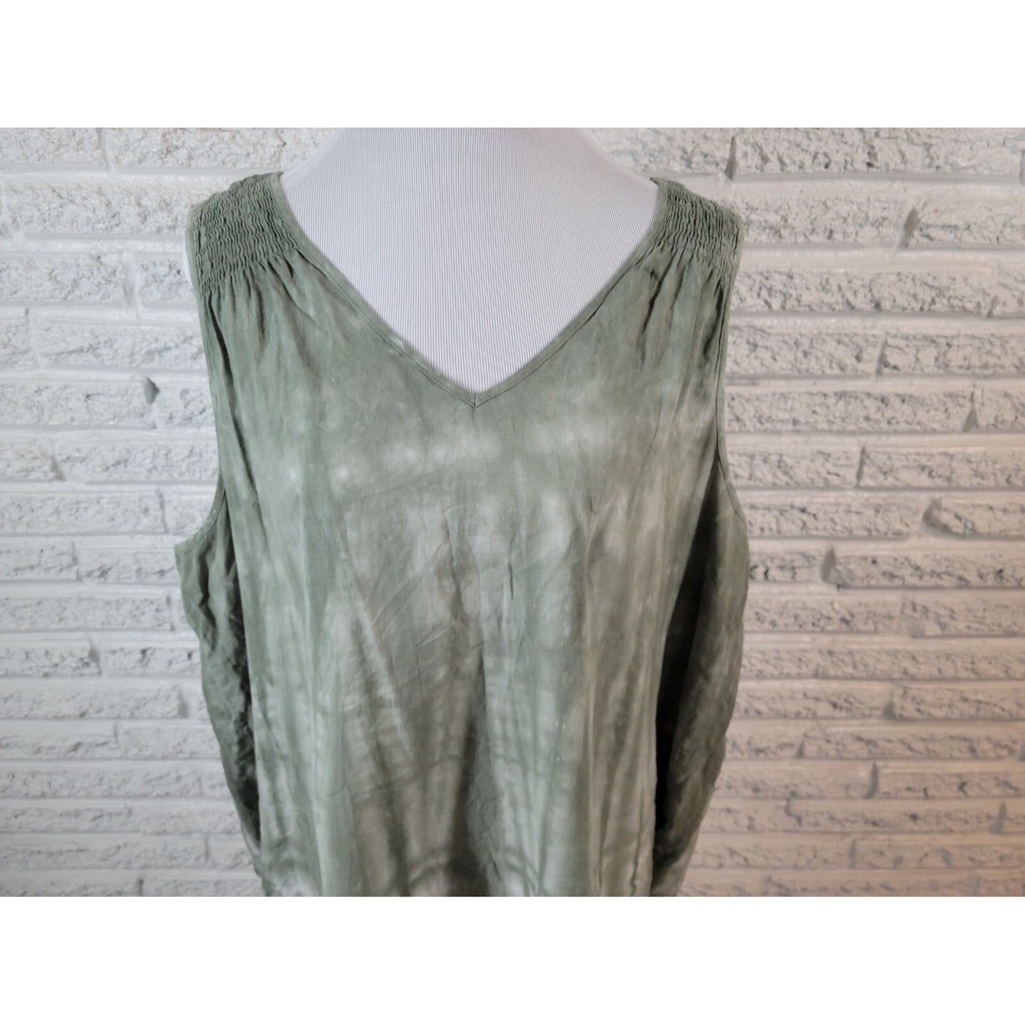 Time Tru Women Top XXXL 22 Plus Tank Green Tie Dye Linen Rayon Smocked Shoulder
