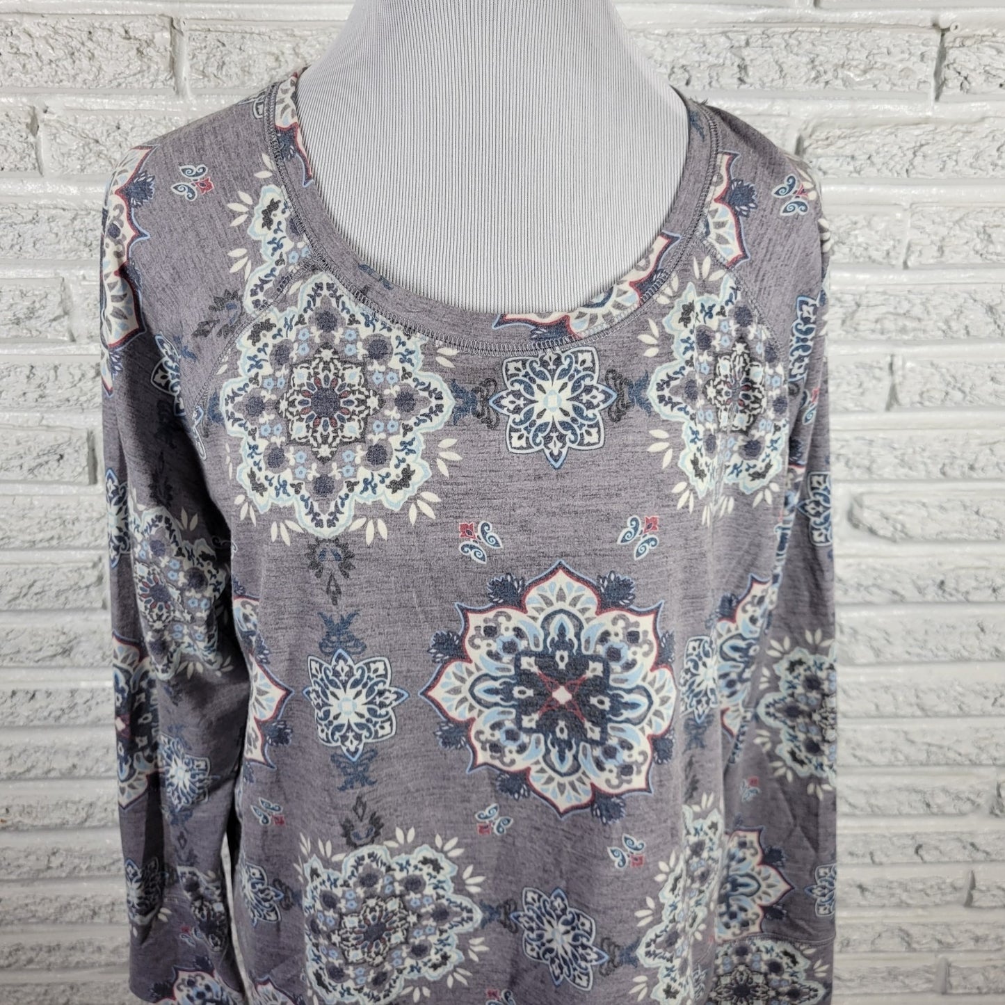 St. John’s Bay XL Top Gray Geometric Jersey Knit Long Sleeve Tee Stretch