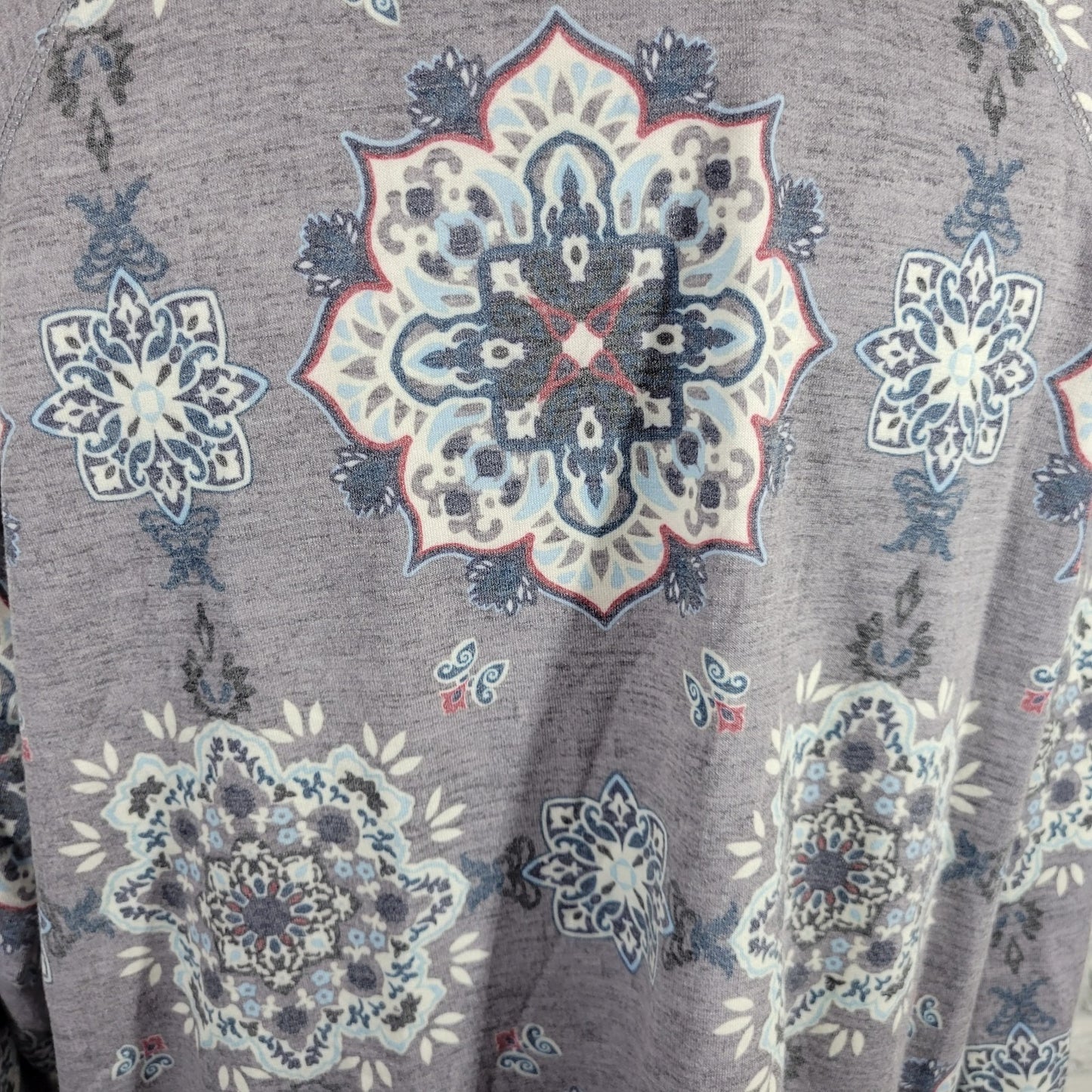 St. John’s Bay XL Top Gray Geometric Jersey Knit Long Sleeve Tee Stretch