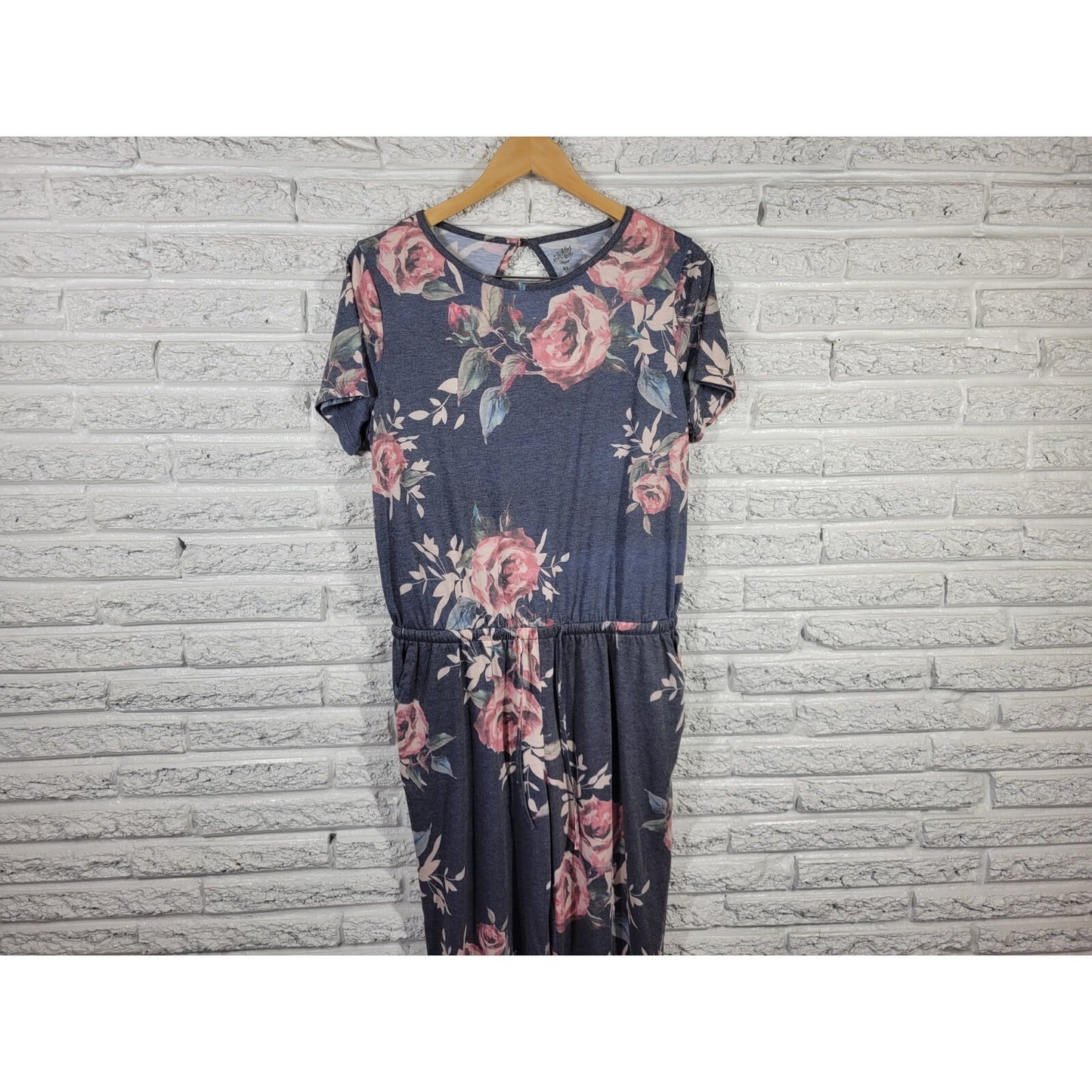 Tickled Teal Women Jumpsuit Extra Large XL Short Sleeve Gray Floral Back Keyhole