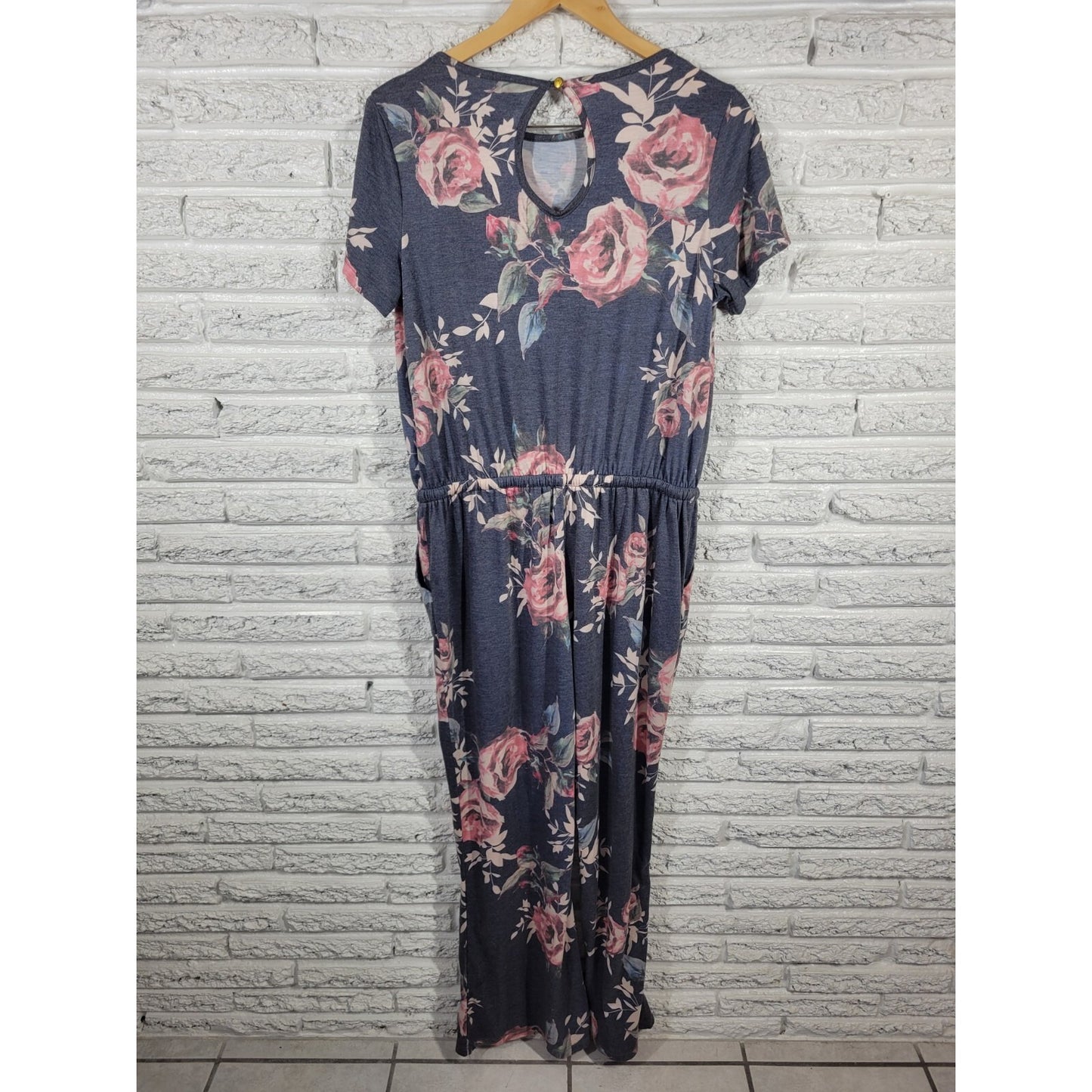 Tickled Teal Women Jumpsuit Extra Large XL Short Sleeve Gray Floral Back Keyhole