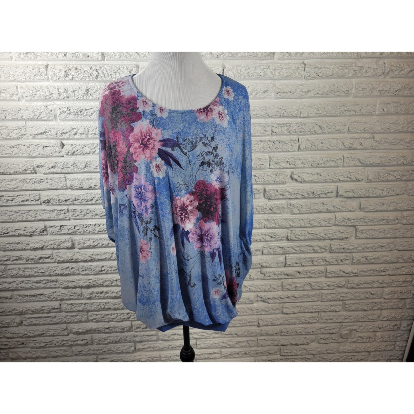 Catherines Womens Top 0X Plus Batwing Kimono Sleeve Blue Floral with Tank Top