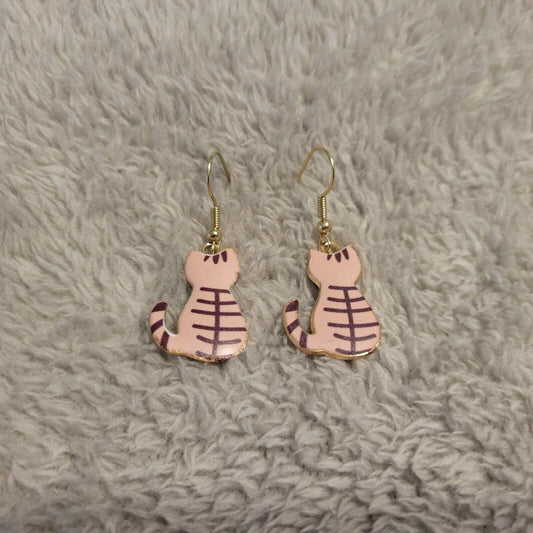 Cats Kittens Tabby Earrings Beige One Pair Gold Tone Fish Hook Dangle Hanging