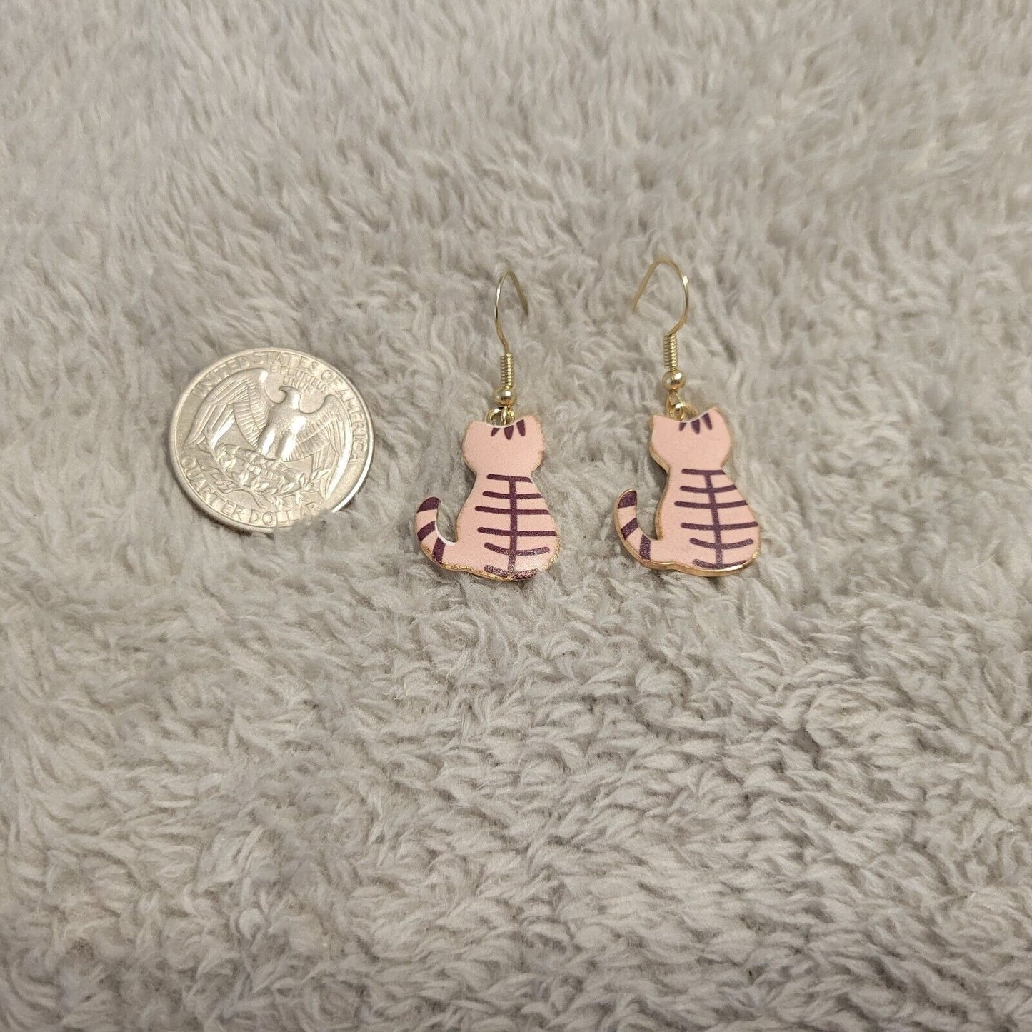 Cats Kittens Tabby Earrings Beige One Pair Gold Tone Fish Hook Dangle Hanging