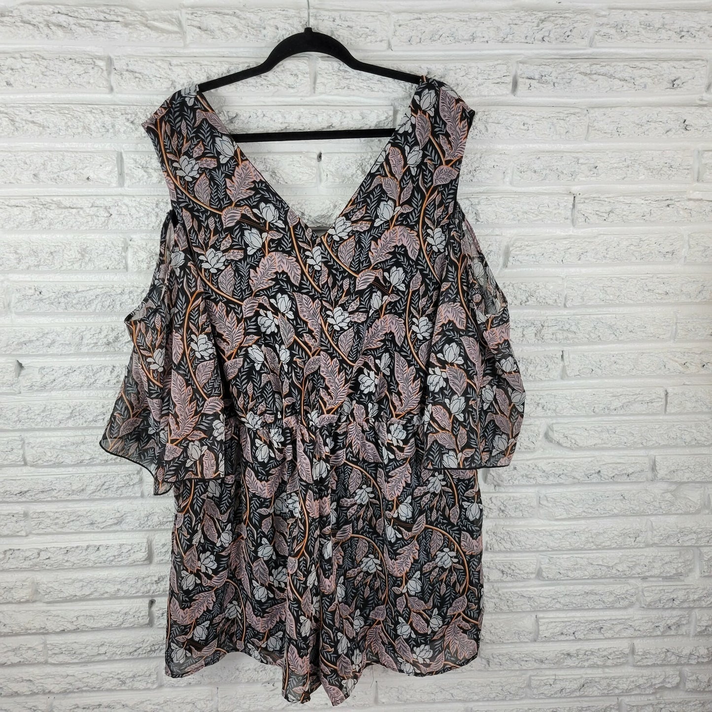 Bailey Blue Women Romper 2X Plus Shorts Cold Shoulder Lined VNeck Black Floral