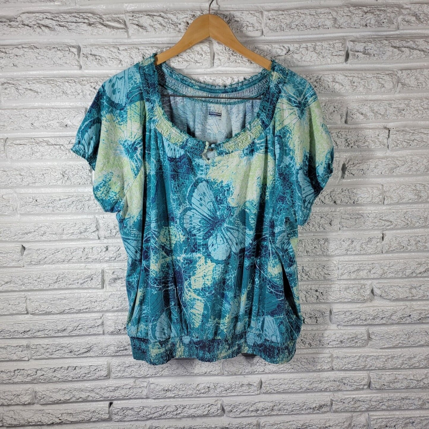 Basic Editions Women Top 3X Plus Peplum Blue Tie Dye Butterflies Cotton Keyhole