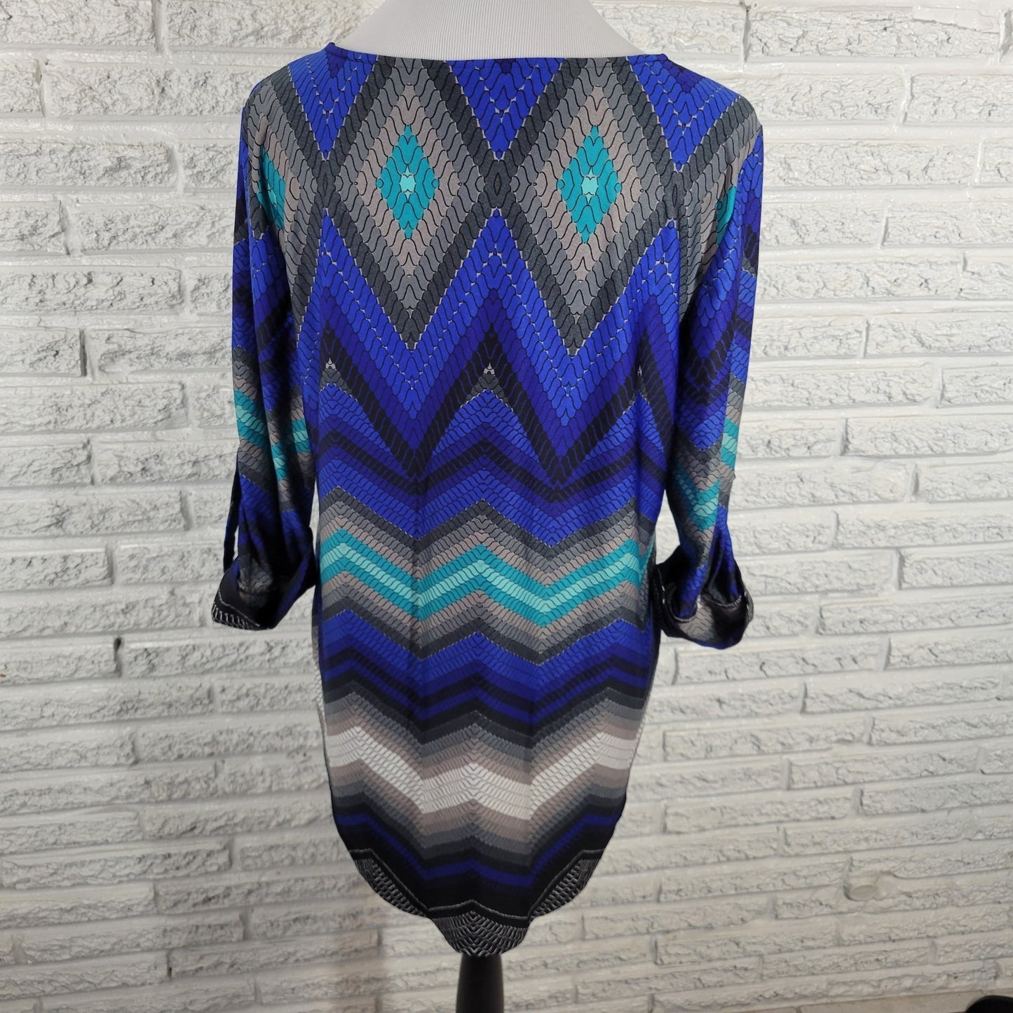 New Directions Women's XL Blue Gray Zig Zag Geometric 3/4 Roll Tab Sleeve Blouse