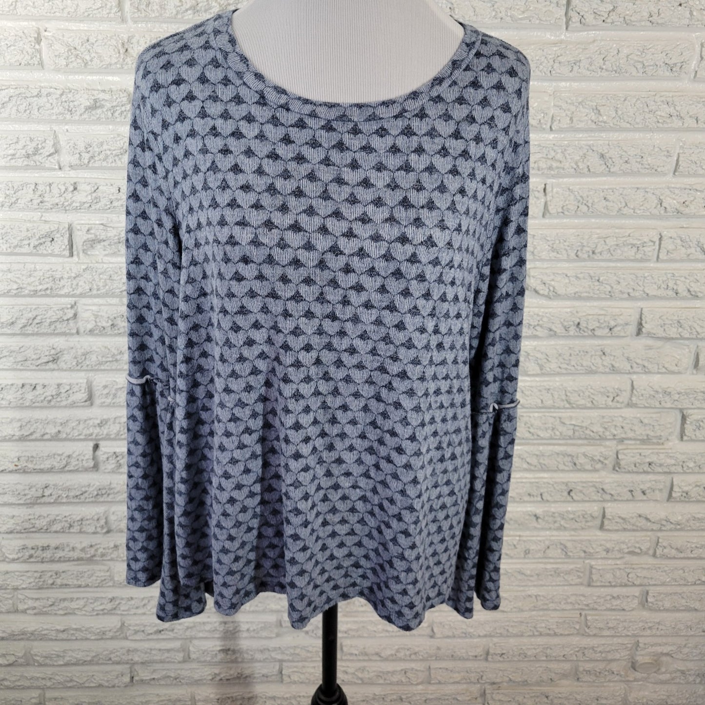 Lauren Conrad Womens XL Blue Hearts Bell Sleeve Top Blouse BLU232E