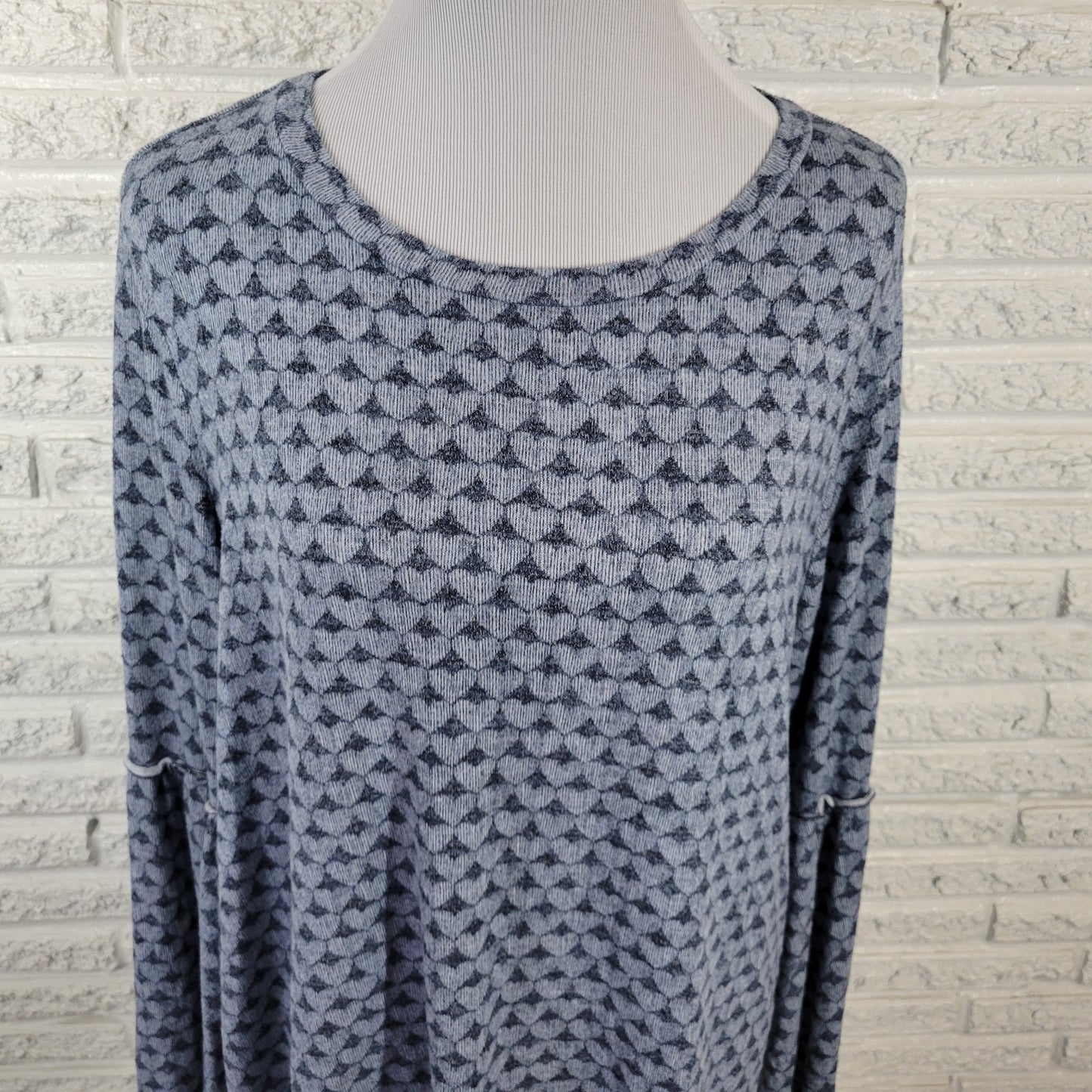 Lauren Conrad Womens XL Blue Hearts Bell Sleeve Top Blouse BLU232E