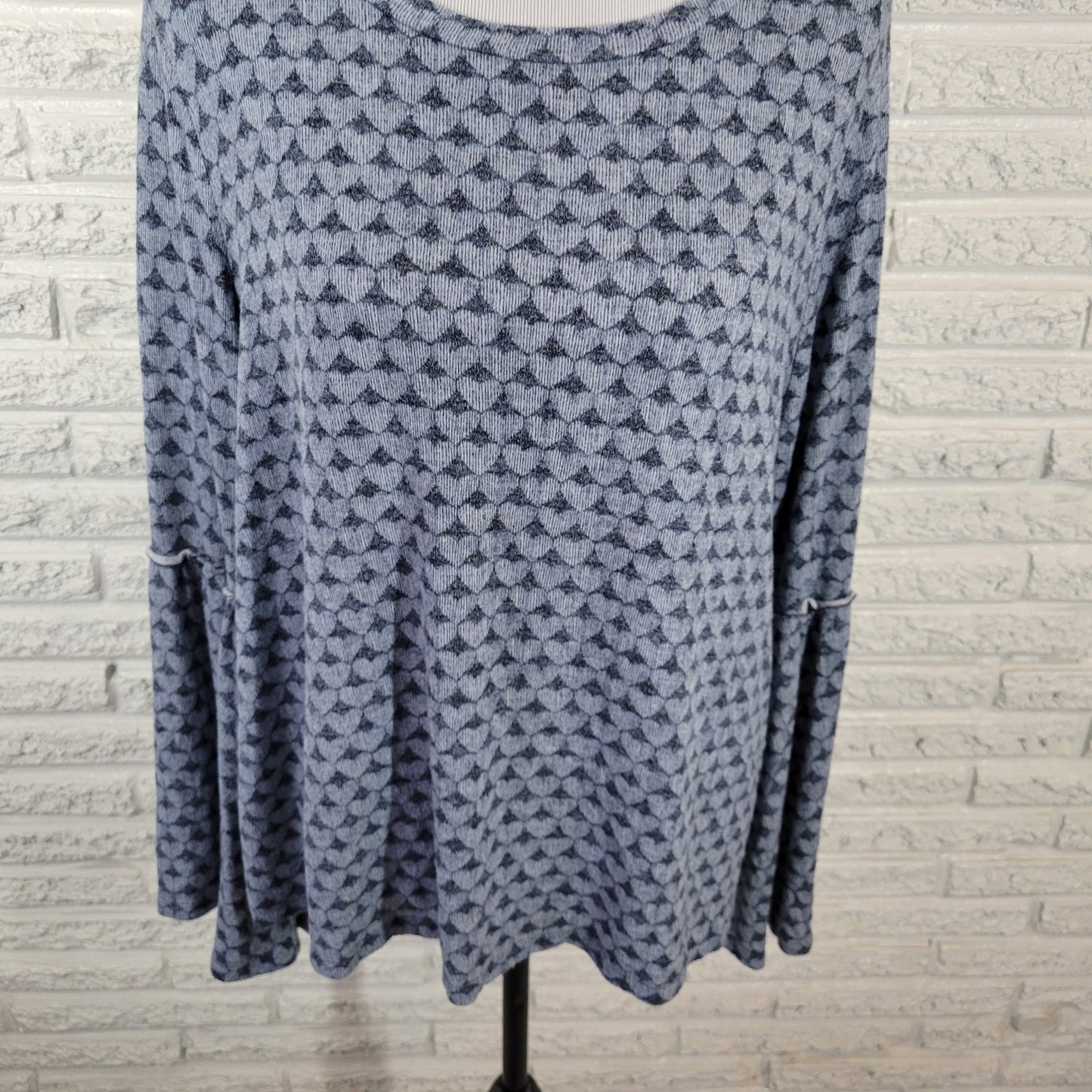 Lauren Conrad Womens XL Blue Hearts Bell Sleeve Top Blouse BLU232E
