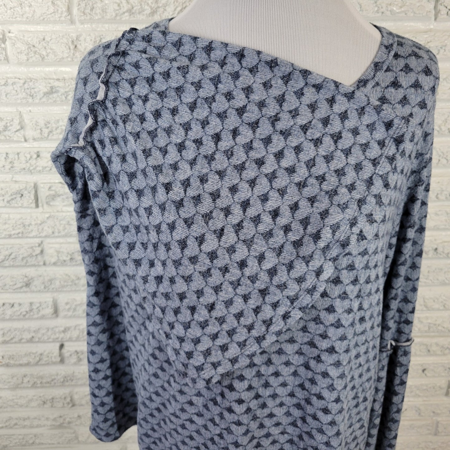 Lauren Conrad Womens XL Blue Hearts Bell Sleeve Top Blouse BLU232E