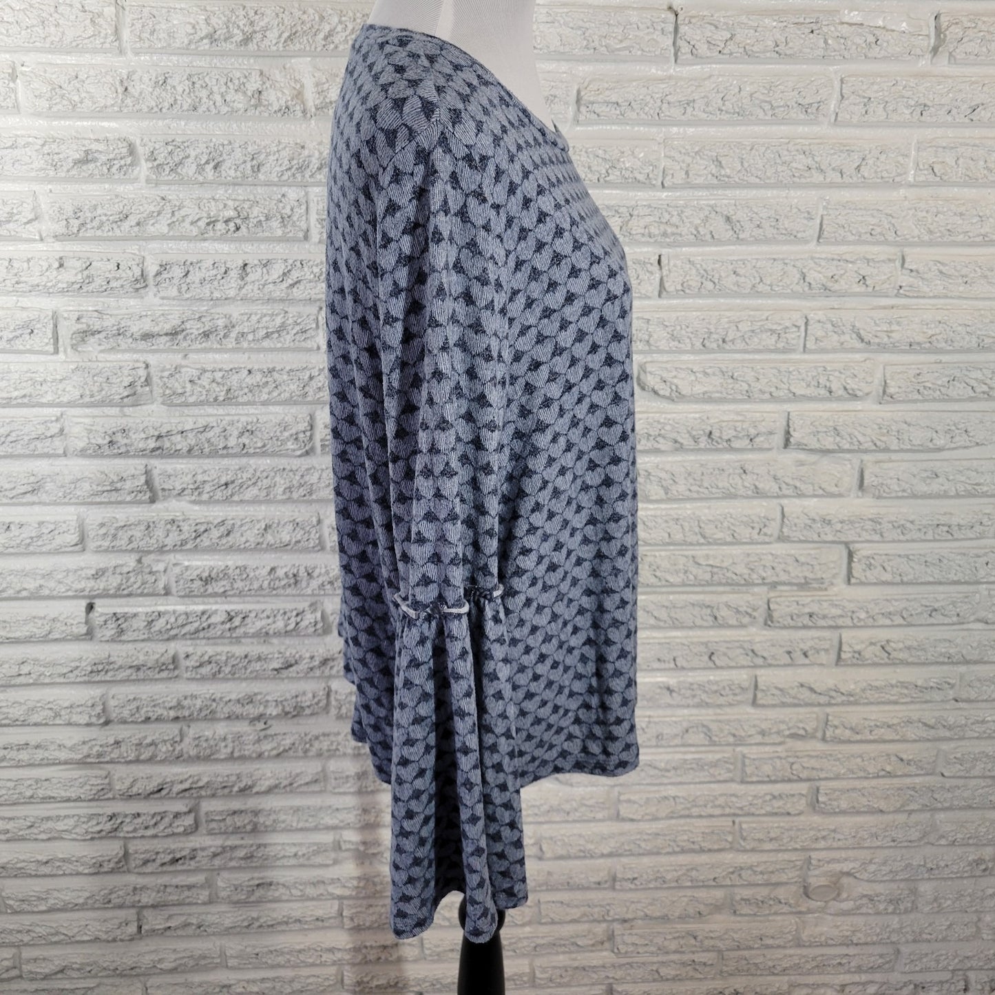 Lauren Conrad Womens XL Blue Hearts Bell Sleeve Top Blouse BLU232E