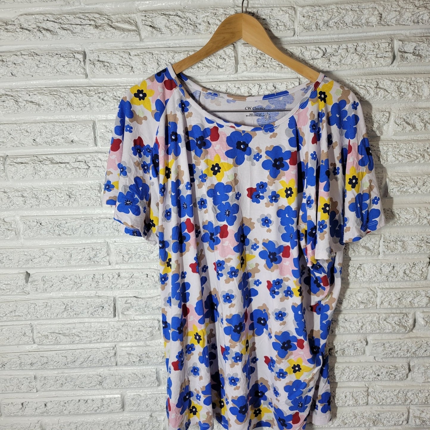 CW Classics Womens Top 3X Plus Tee Flutter Sleeve Blue Pink Floral Lightweight