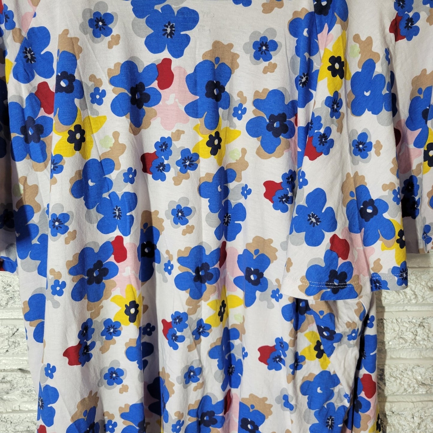 CW Classics Womens Top 3X Plus Tee Flutter Sleeve Blue Pink Floral Lightweight