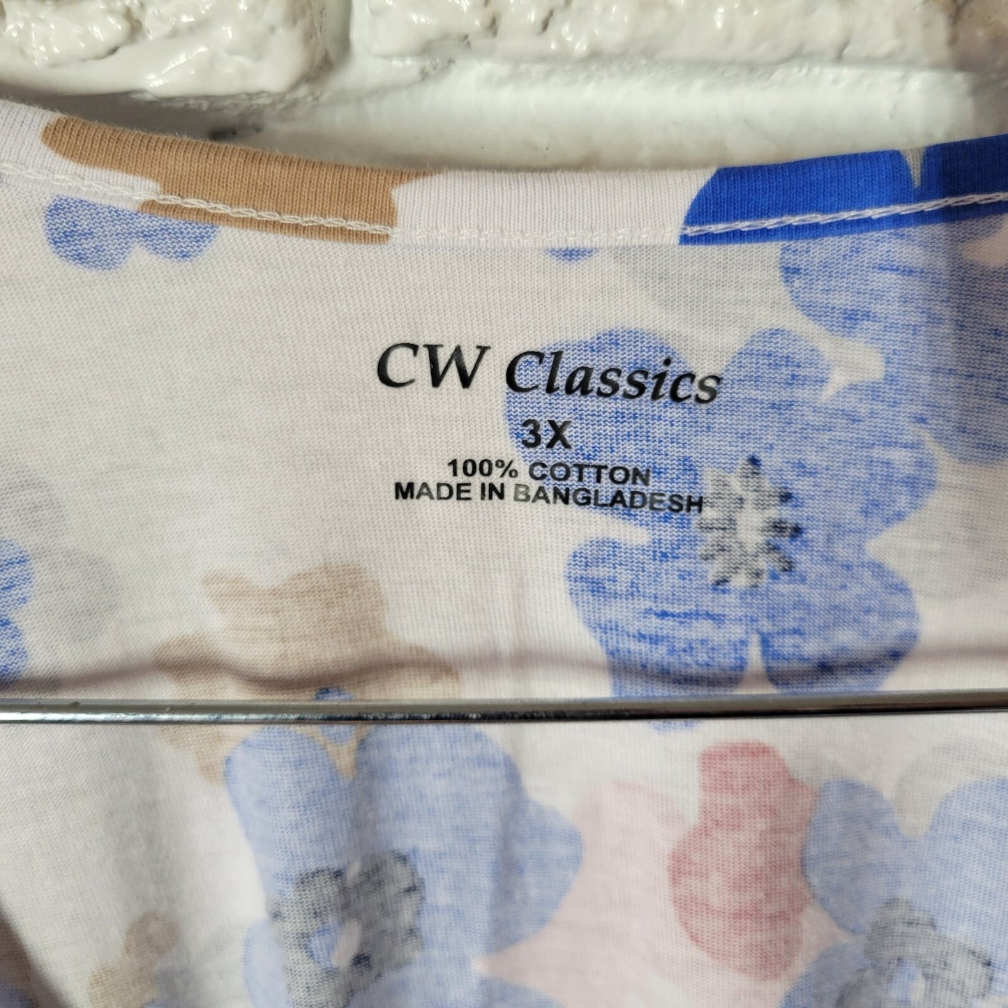 CW Classics Womens Top 3X Plus Tee Flutter Sleeve Blue Pink Floral Lightweight