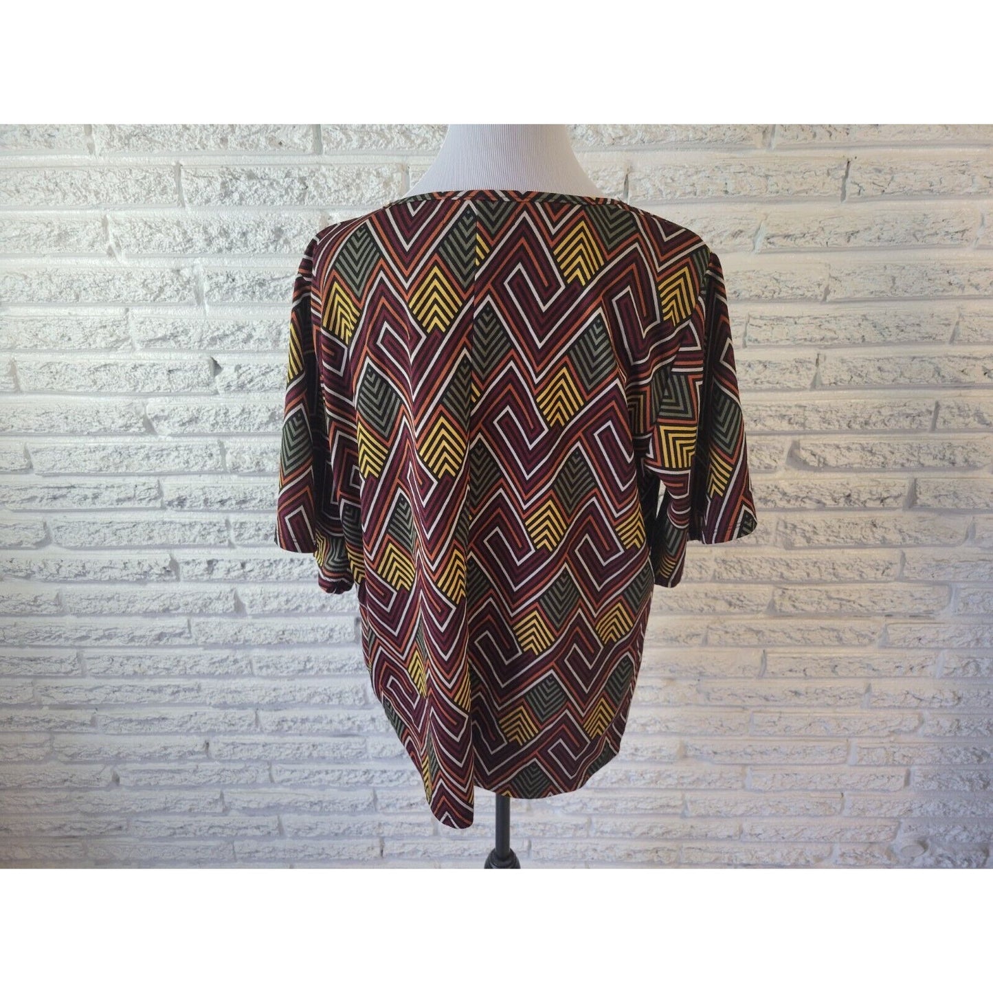 Goddess Womens Top 2X Plus Short Sleeve Poly Blend Brown Geometric Office
