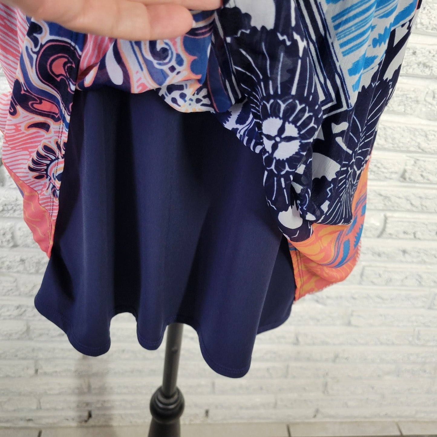 Dana Buchman XL Top Blue Pink Geometric V-Neck Short Sleeve Pullover Lined