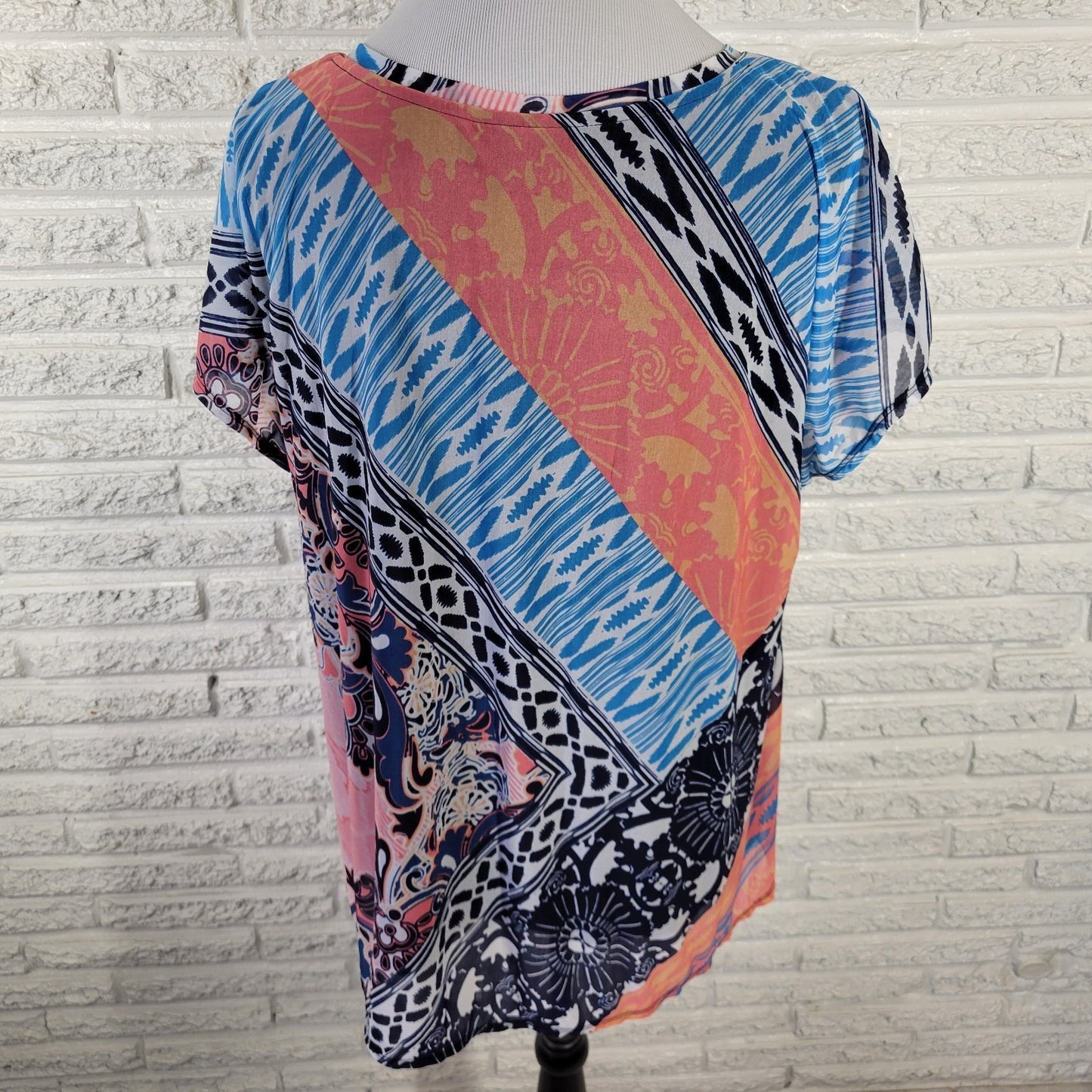 Dana Buchman XL Top Blue Pink Geometric V-Neck Short Sleeve Pullover Lined