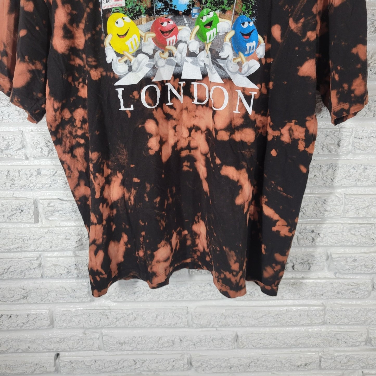 M&Ms Womens Top Extra Large Tee Short Sleeve London Black Tan Tie Dye Cotton