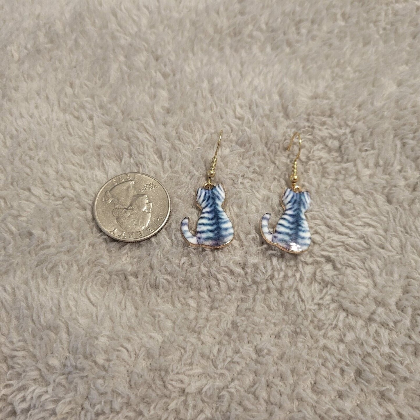 Cat Kitten Earrings Blue Tabby Gold Tone Fish Hook Dangle Hanging Novelty