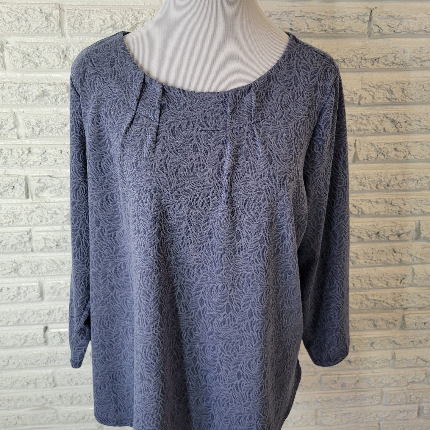 Dana Buchman Womens Top XXL Plus 3/4 Sleeve Blue Leaves Pleated Comfy Poly Blend