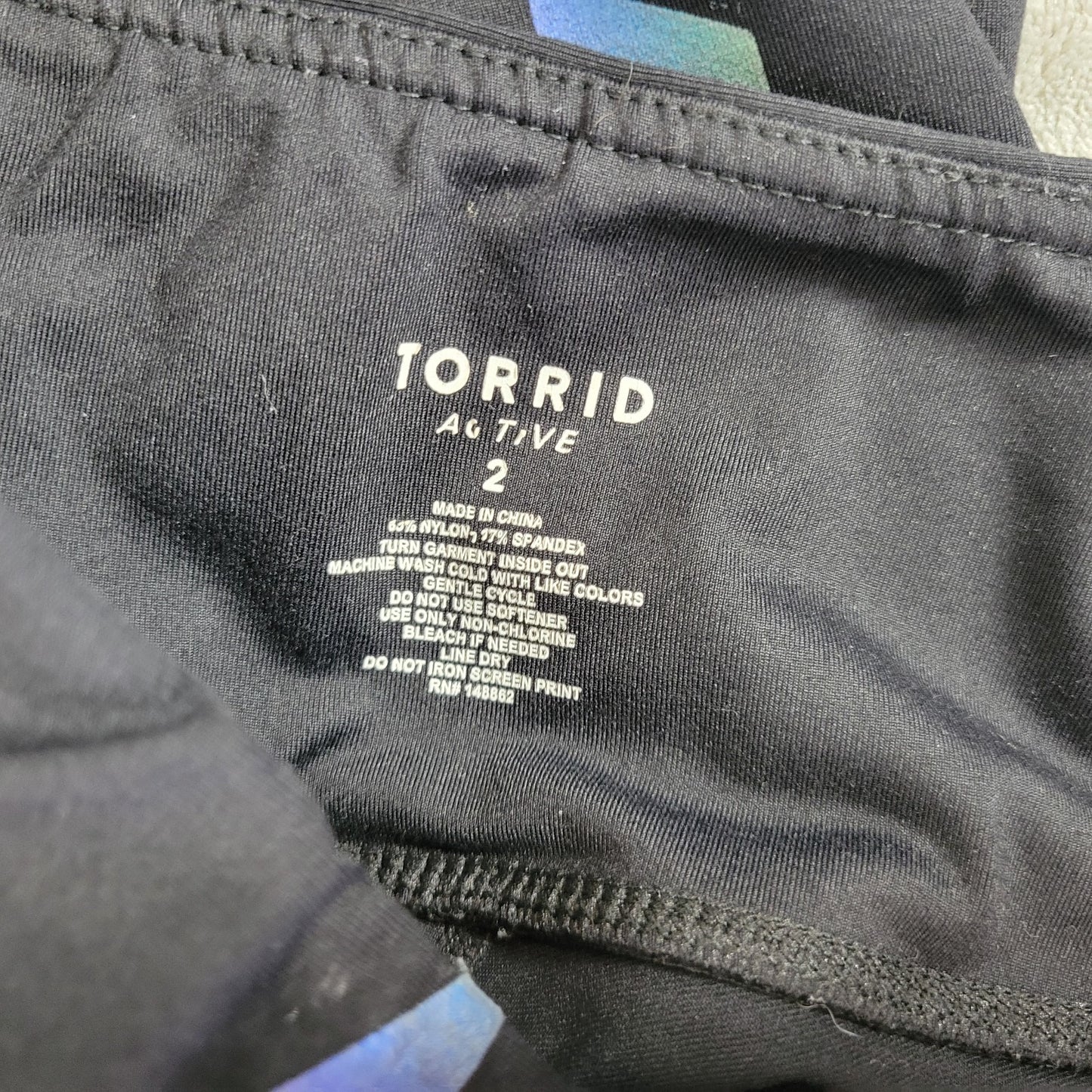 Torrid Womens Pants 2 2X Plus Capri Activewear Pull On Black Lightning Bolts