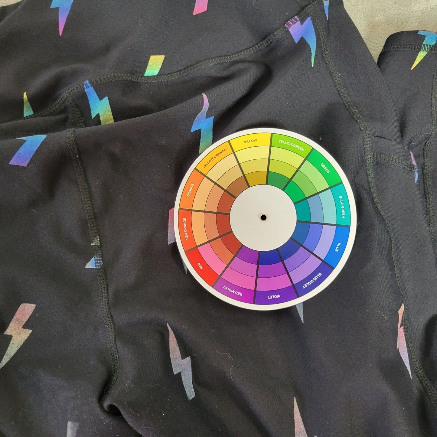 Torrid Womens Pants 2 2X Plus Capri Activewear Pull On Black Lightning Bolts