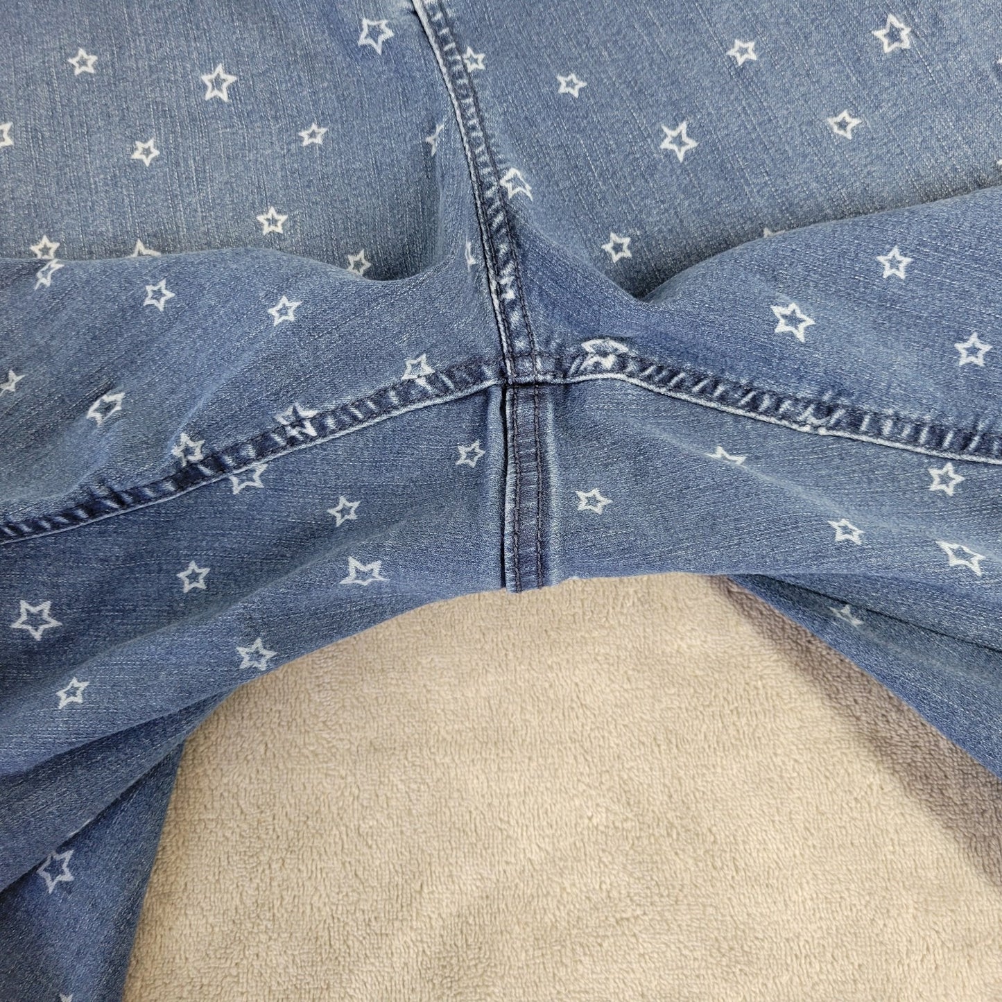 Catherines Shorts 3X Plus Medium Wash Denim Elastic Waist Stars 5-Pockets