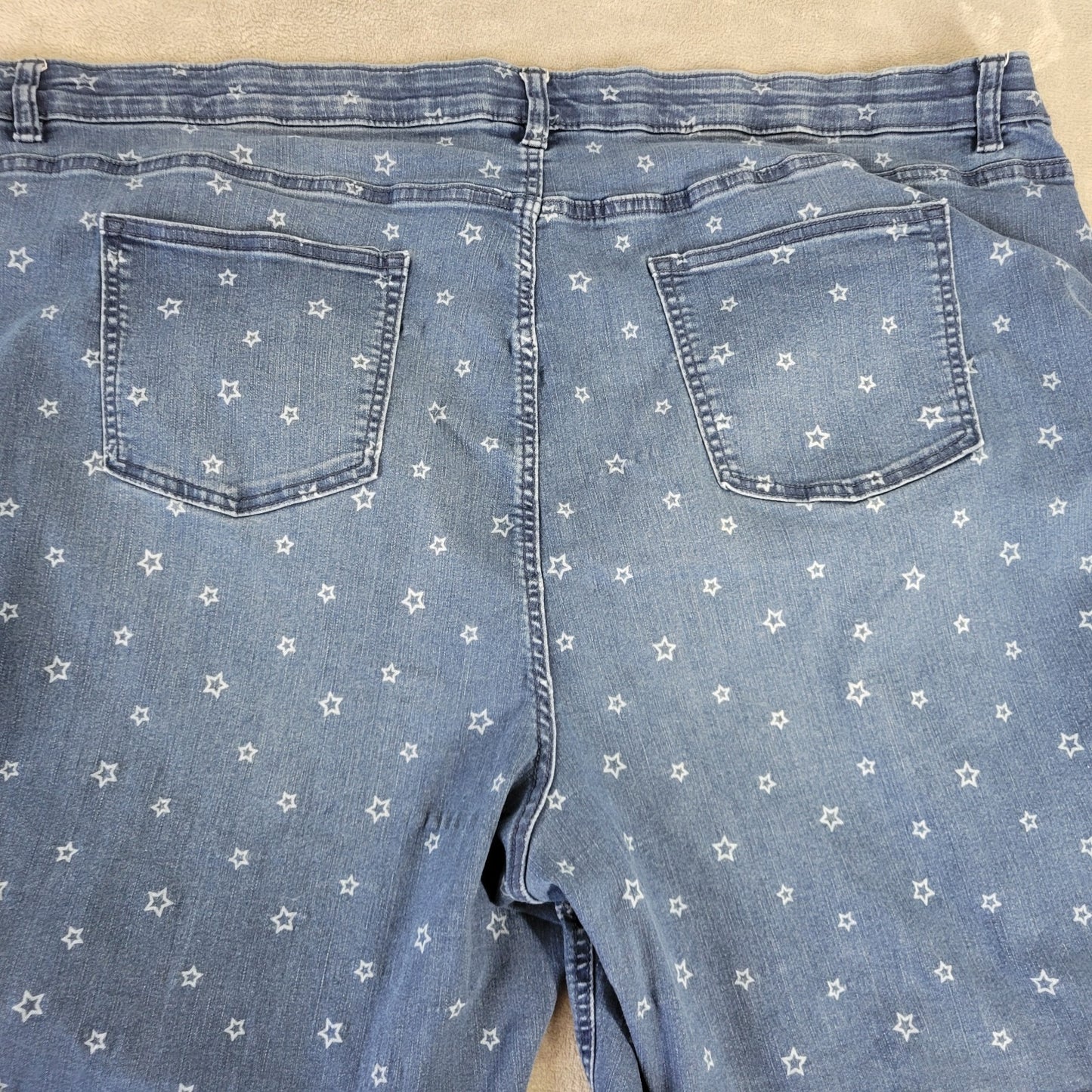 Catherines Shorts 3X Plus Medium Wash Denim Elastic Waist Stars 5-Pockets