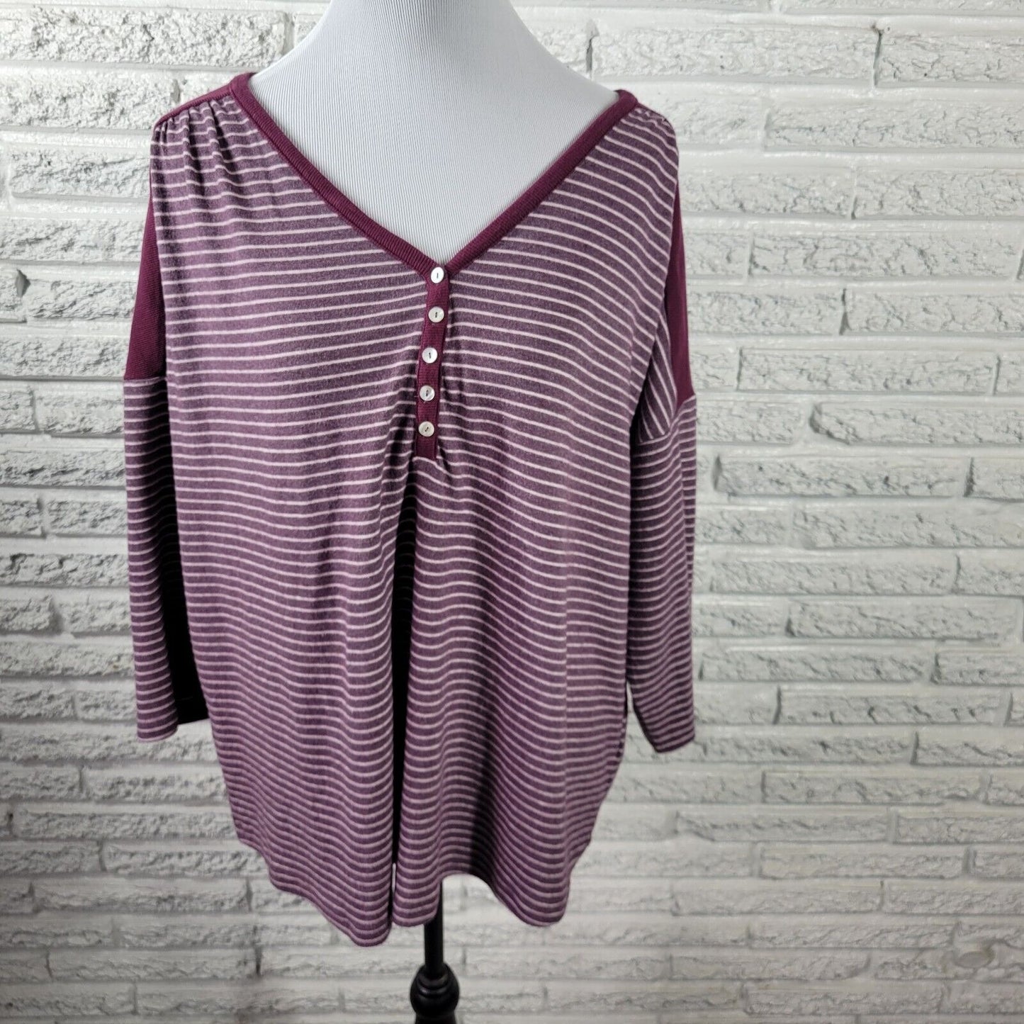 Suzanne Betro Weekend Womens Top 1X Plus 3/4 Sleeve Purple Stripe Poly Blend