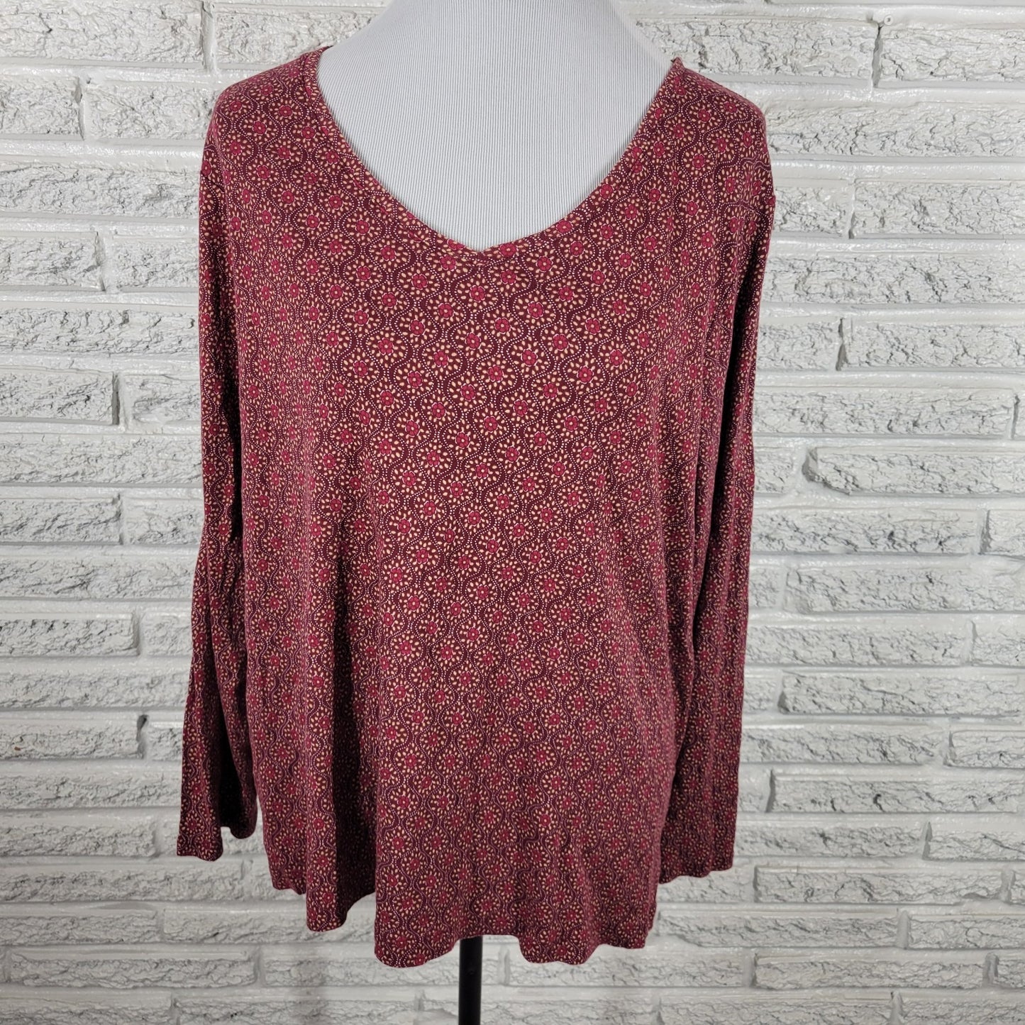 Croft & Barrow Women's 1X Plus Brown Red Geometric V-Neck Long Sleeve T-Shirt
