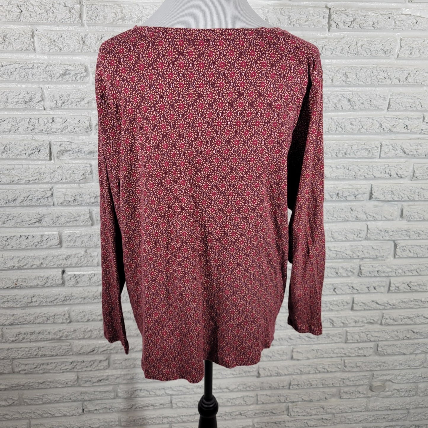 Croft & Barrow Women's 1X Plus Brown Red Geometric V-Neck Long Sleeve T-Shirt