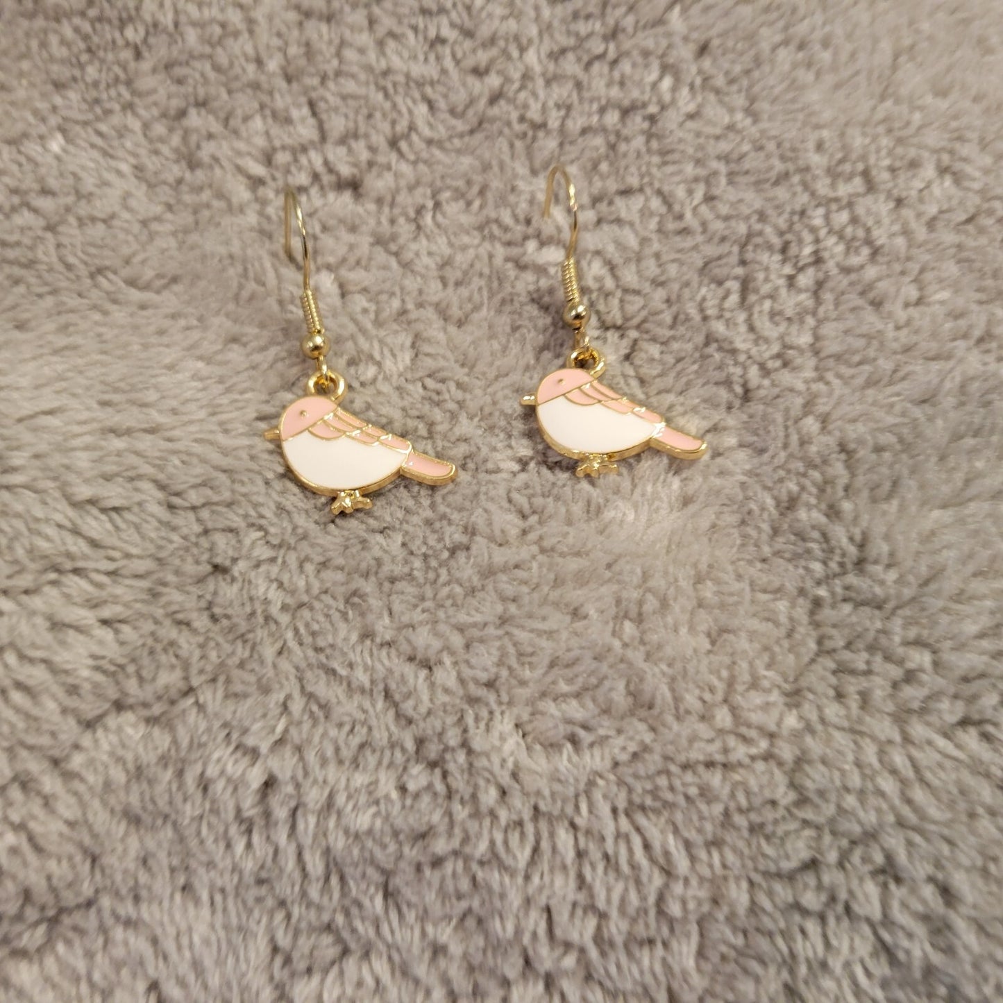 Birds #1  Womens Earrings One Pair Pink Hanging Dangle Aluminum Alloy Gold Tone