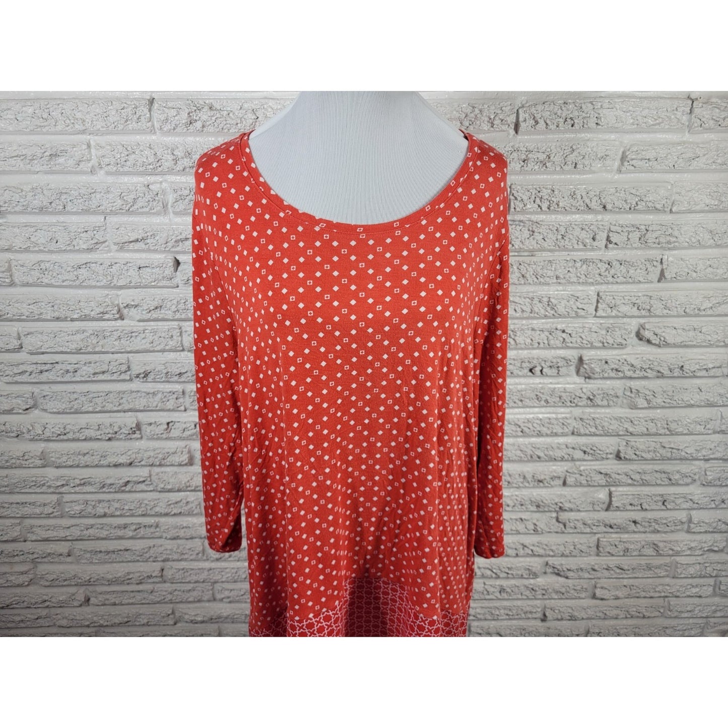 Croft Barrow Women Top 2X Plius Tunic 3/4 Sleeve Red Geometric Casual Shark Bite