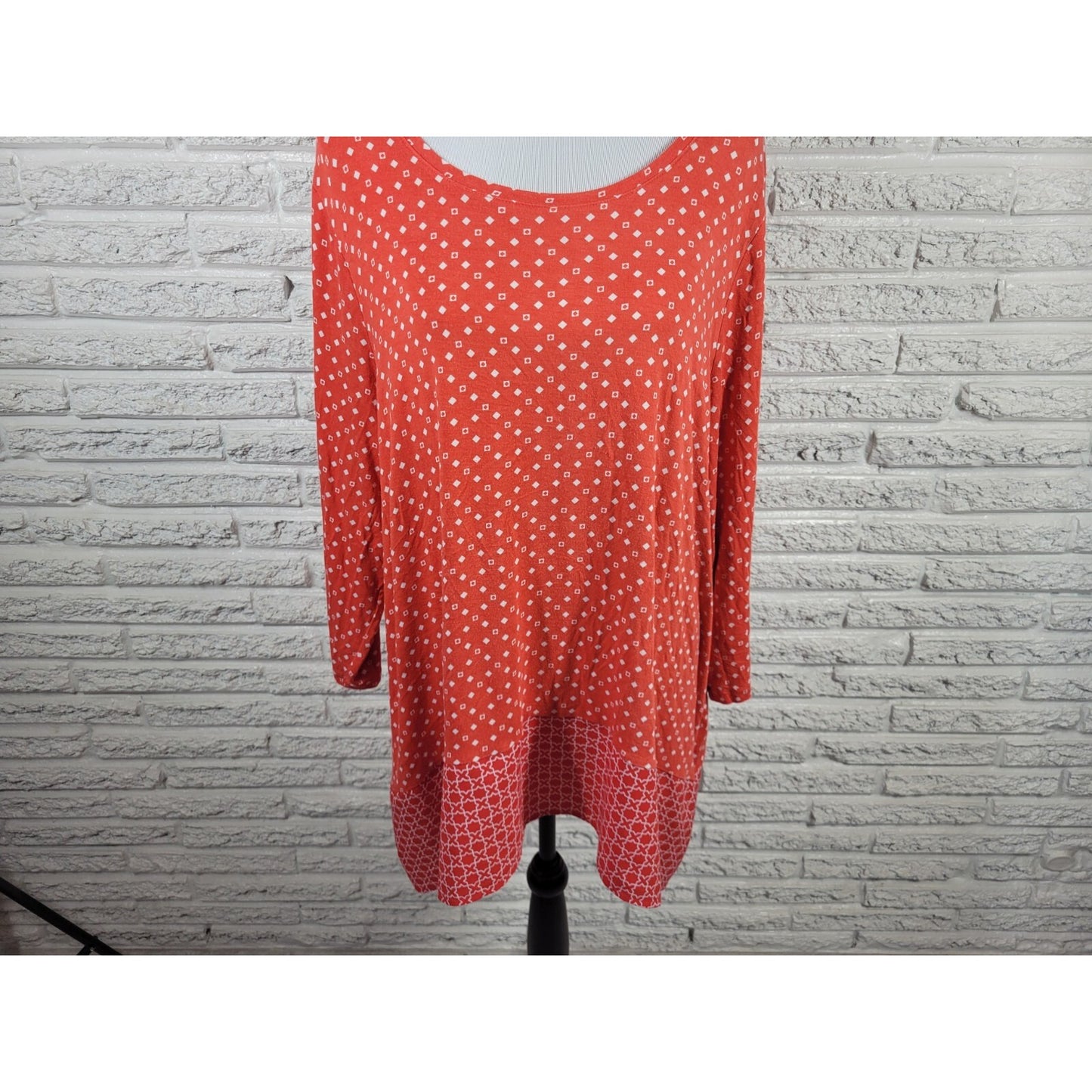 Croft Barrow Women Top 2X Plius Tunic 3/4 Sleeve Red Geometric Casual Shark Bite