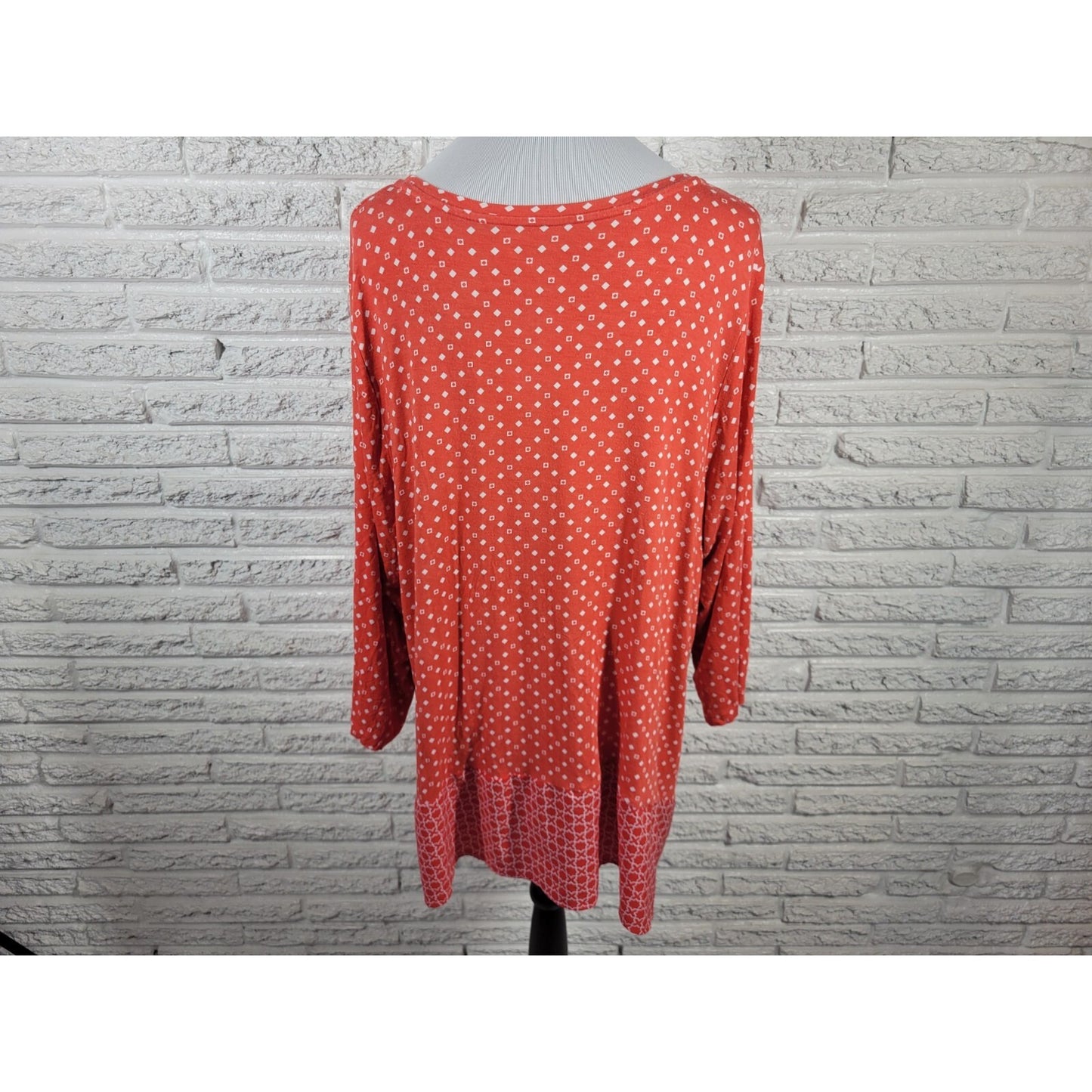 Croft Barrow Women Top 2X Plius Tunic 3/4 Sleeve Red Geometric Casual Shark Bite