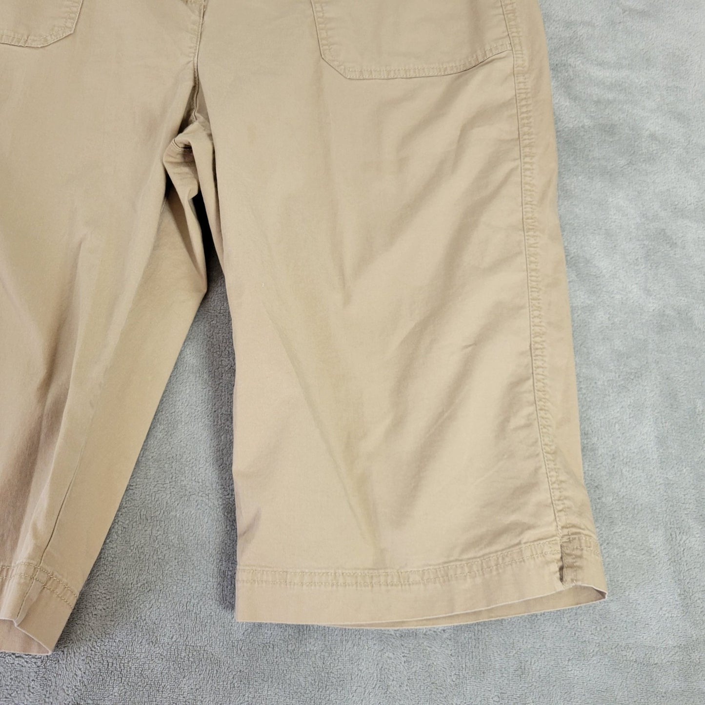 Croft Barrow Womens Shorts 16 Plus Bermuda Beige Walking Natural Fit Zip Fly