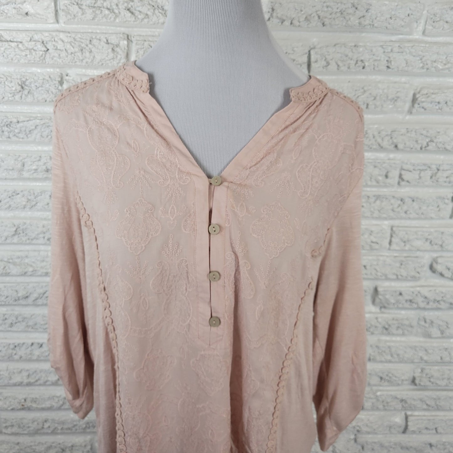 Democracy Womens Top XL Roll Tab 3/4 Sleeve Pink Embroidered Ric Rac Lightweight