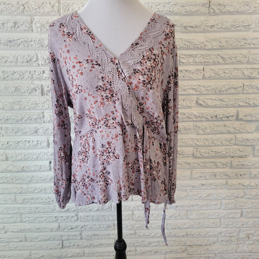 Maurices Womens Top Extra Large XL Baby Doll Gray Floral Lace Trim Sash Casual