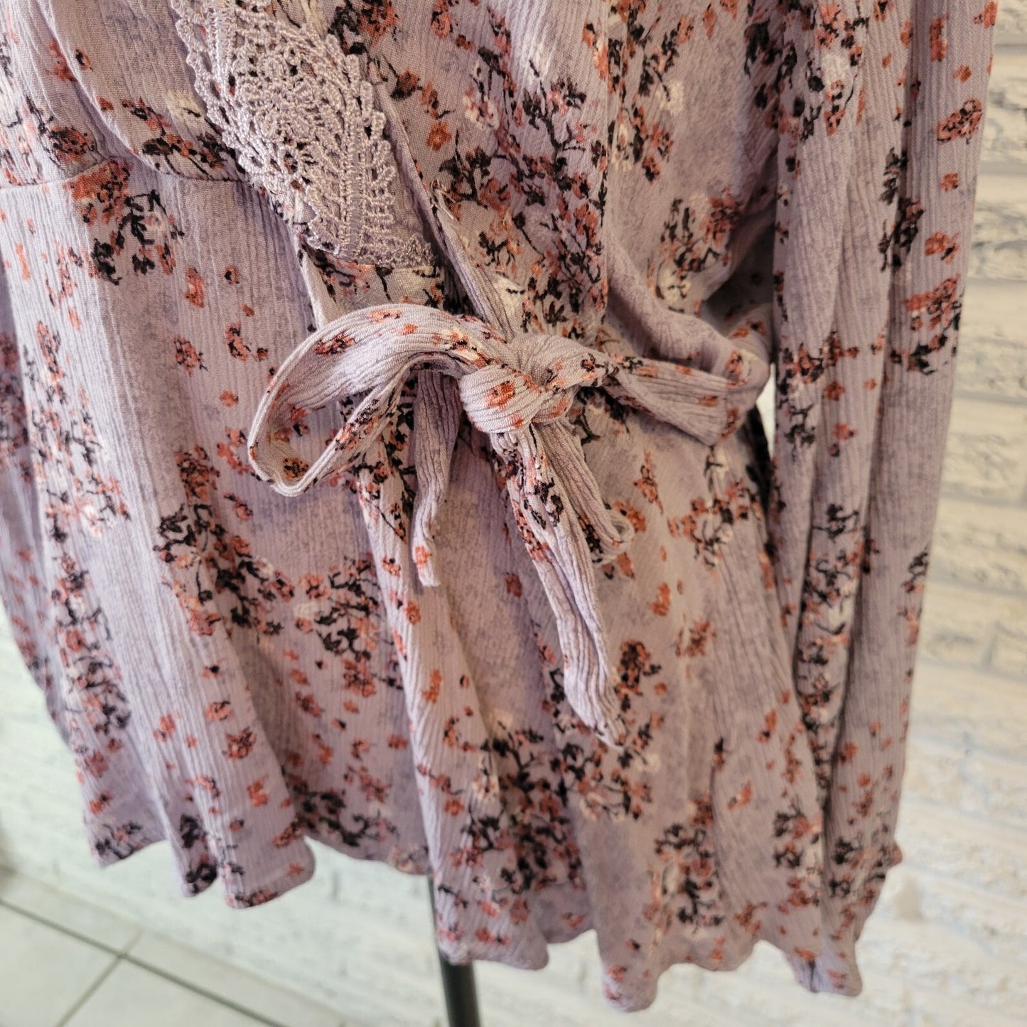 Maurices Womens Top Extra Large XL Baby Doll Gray Floral Lace Trim Sash Casual