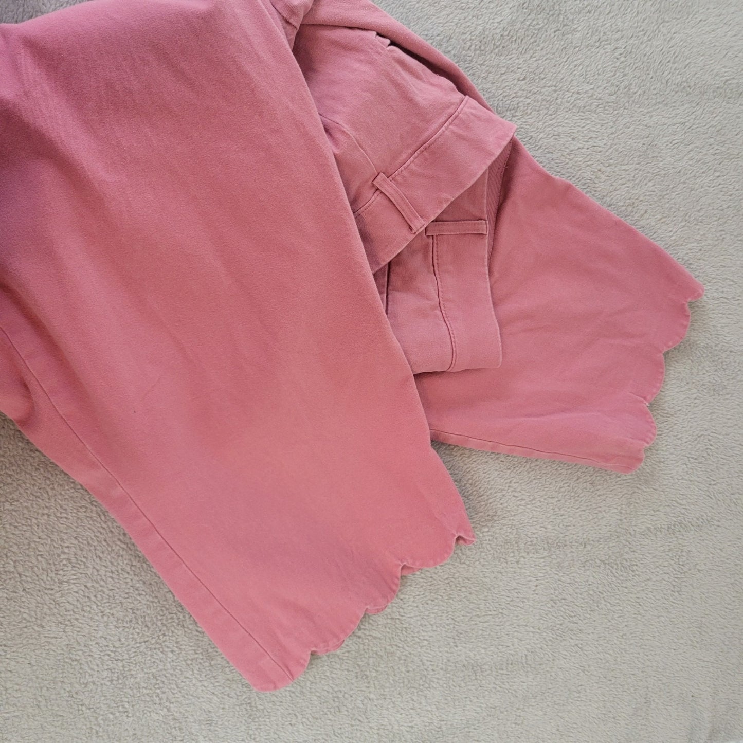 Lane Bryant Womens Pants 28 Plus Allie Capri Pink Scallop Hem Zip Fly Comfy
